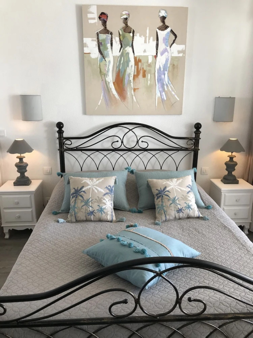 Ti. Maanga vue mer et pieds dans l'eau