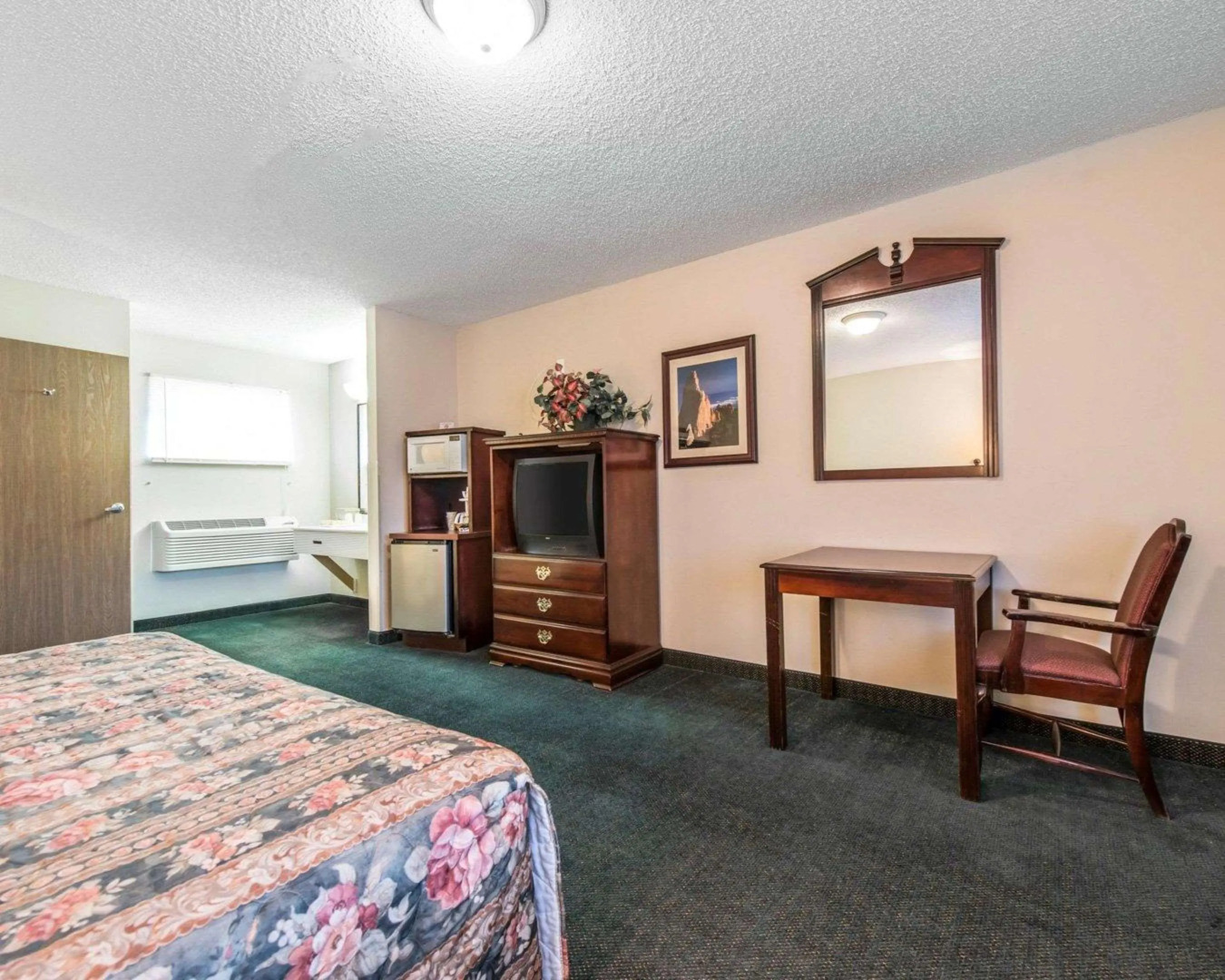 Quality Inn & Suites Manitou Springs at Pikes Peak