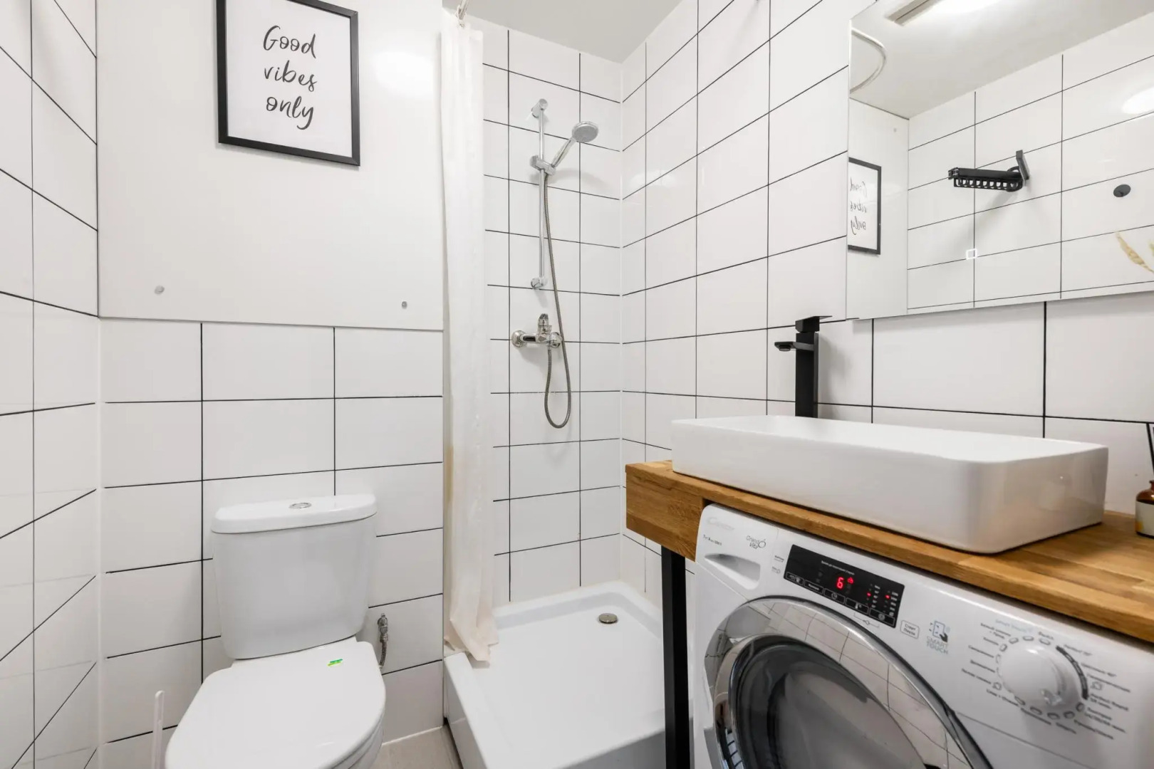 Sunmarine apartments (Санмарин апартментс) на улице Малая Очаковская 4а к2