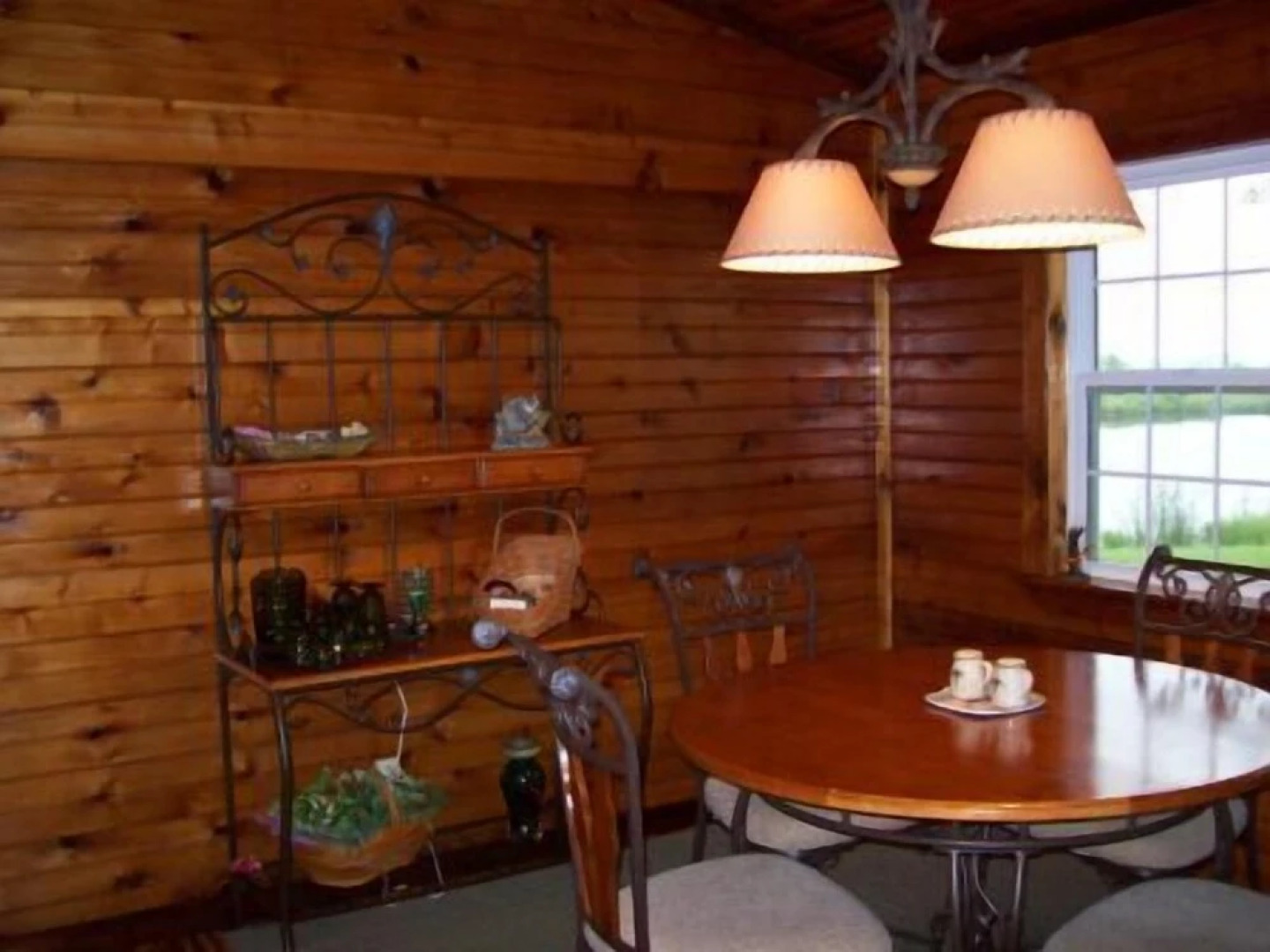 Whip Or Wheel Cabins