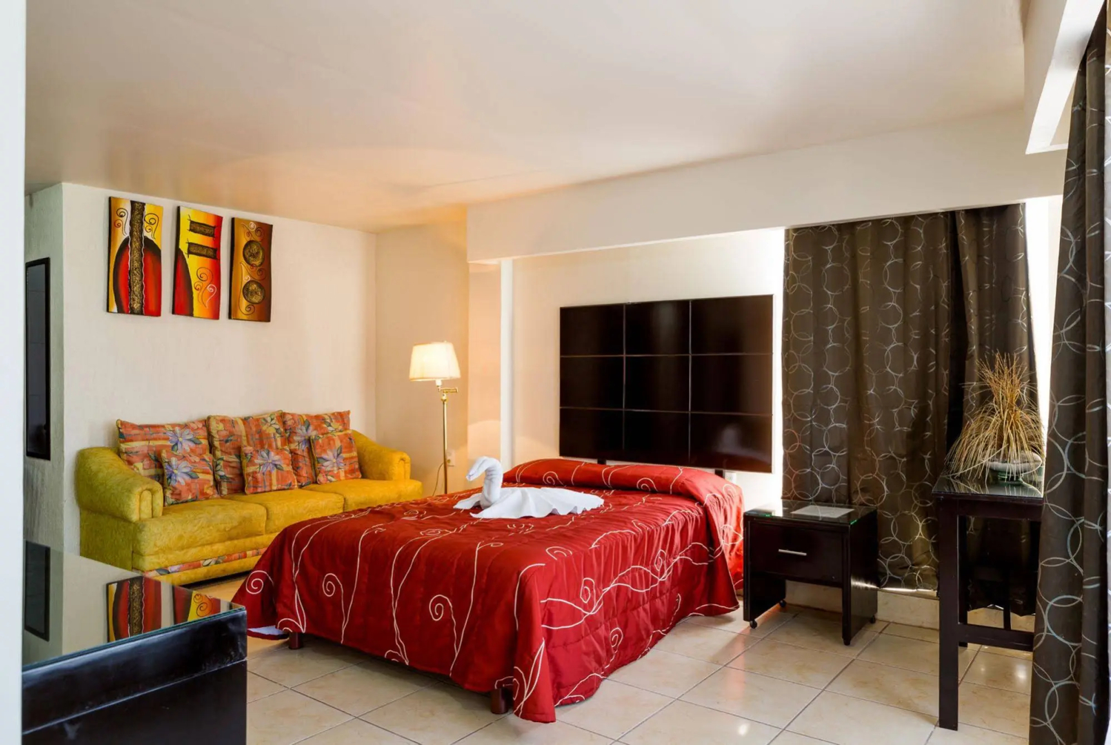 Hotel Raldos Inn