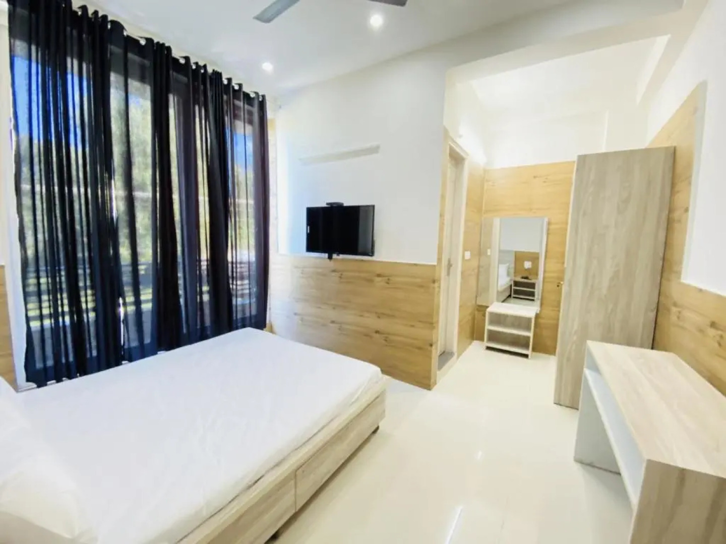 Luxury Low Cost Rooms Dharamsala Lift Wifi 5G