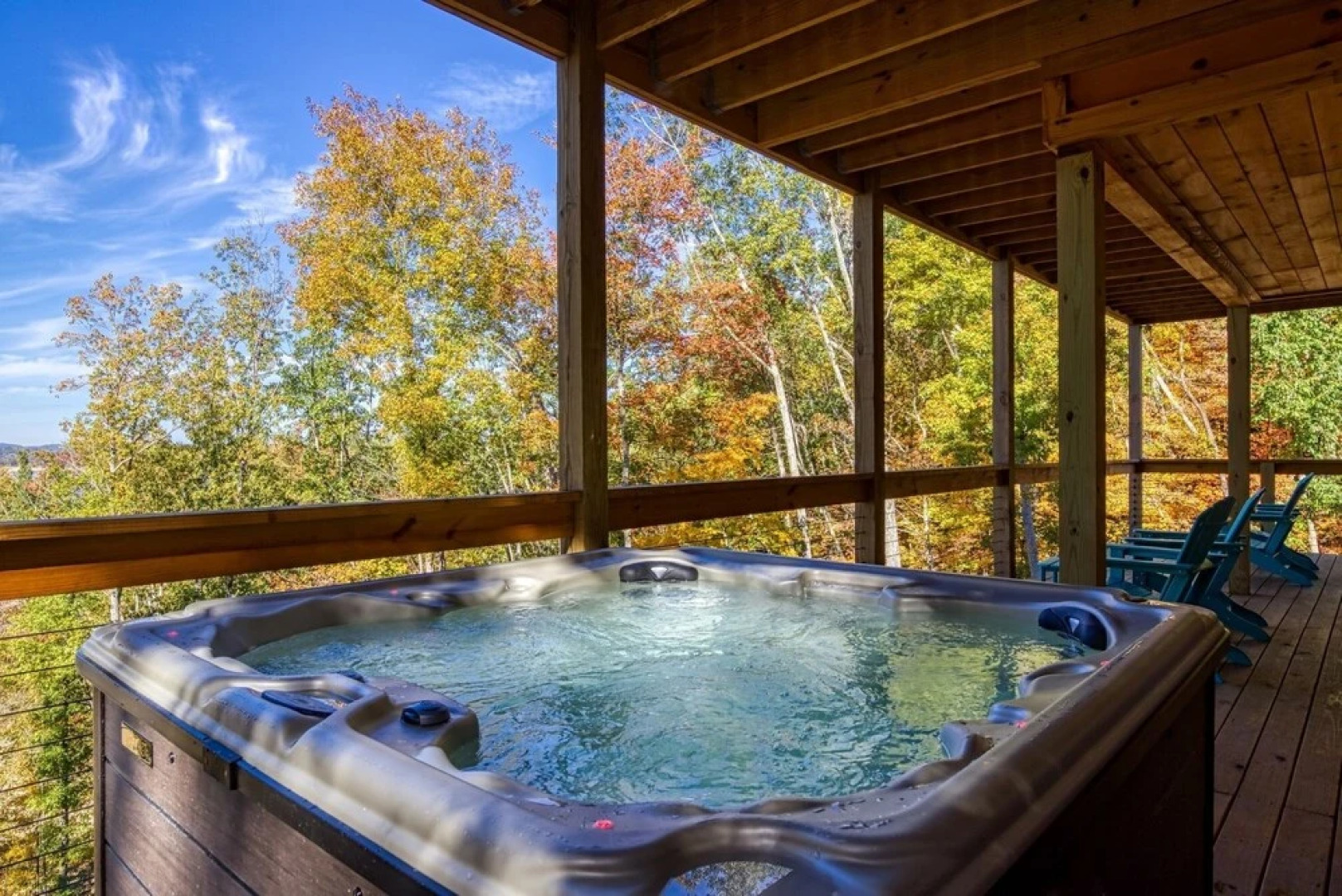 Smoky Lake Retreat 3 Bedroom Cabin by RedAwning