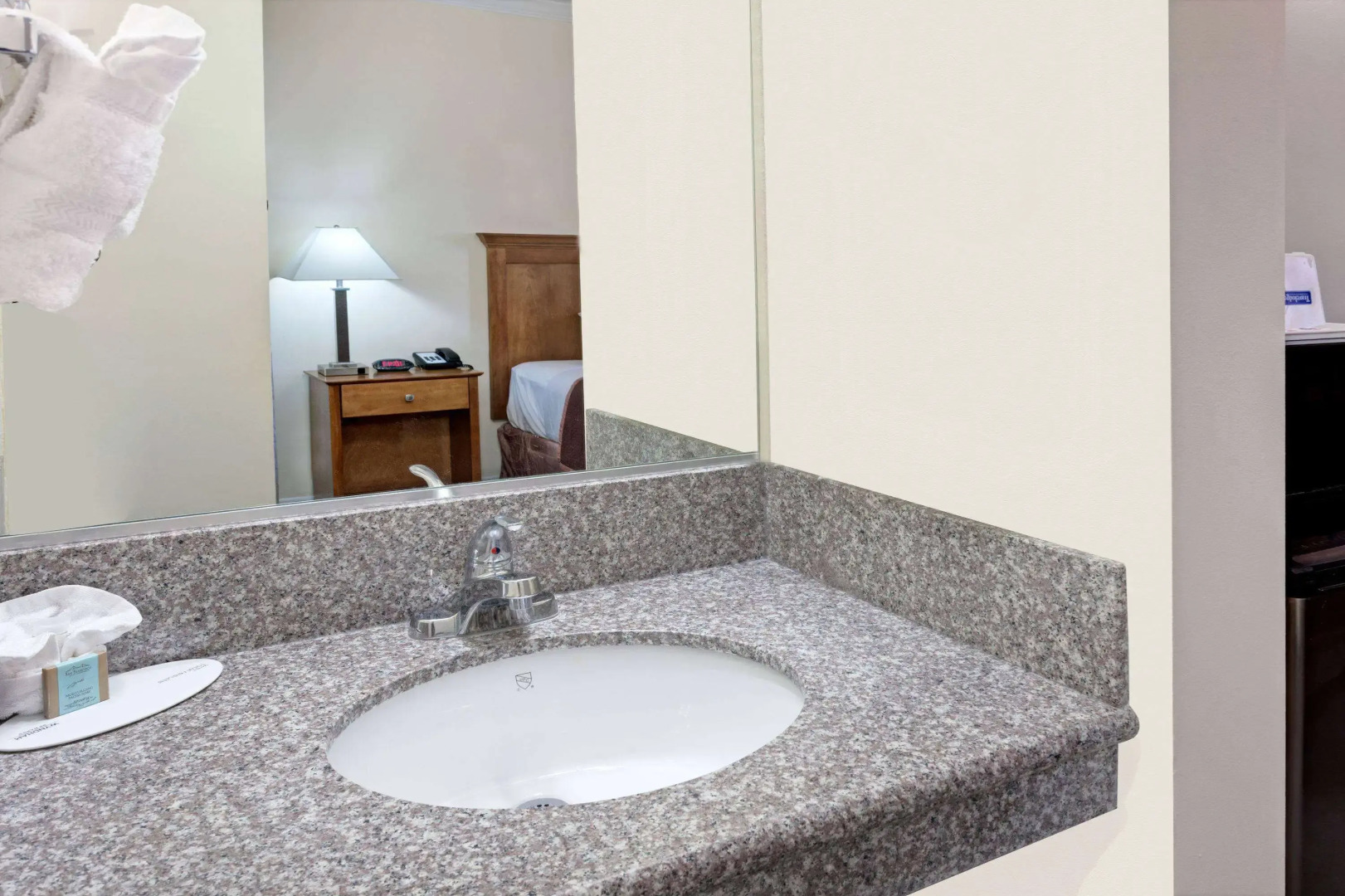 Travelodge by Wyndham Pasadena Central