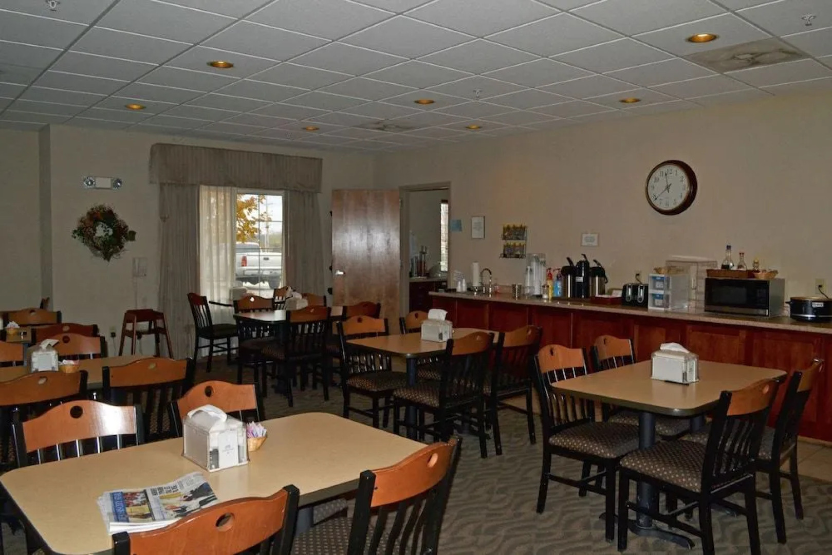 Paola Inn and Suites