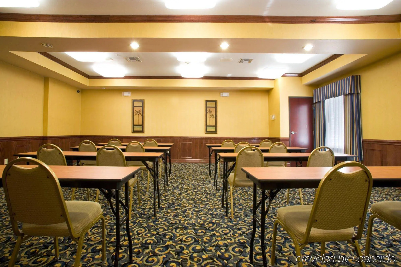 Holiday Inn Express Hotel and Suites Falfurrias