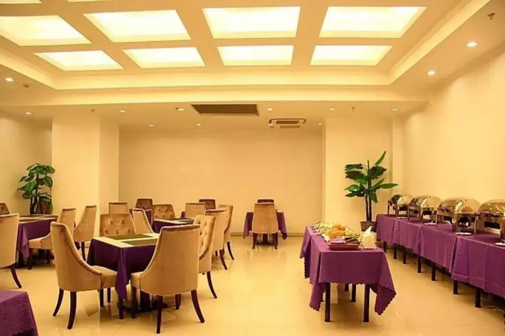 Zhongxiang Apartment Hotel