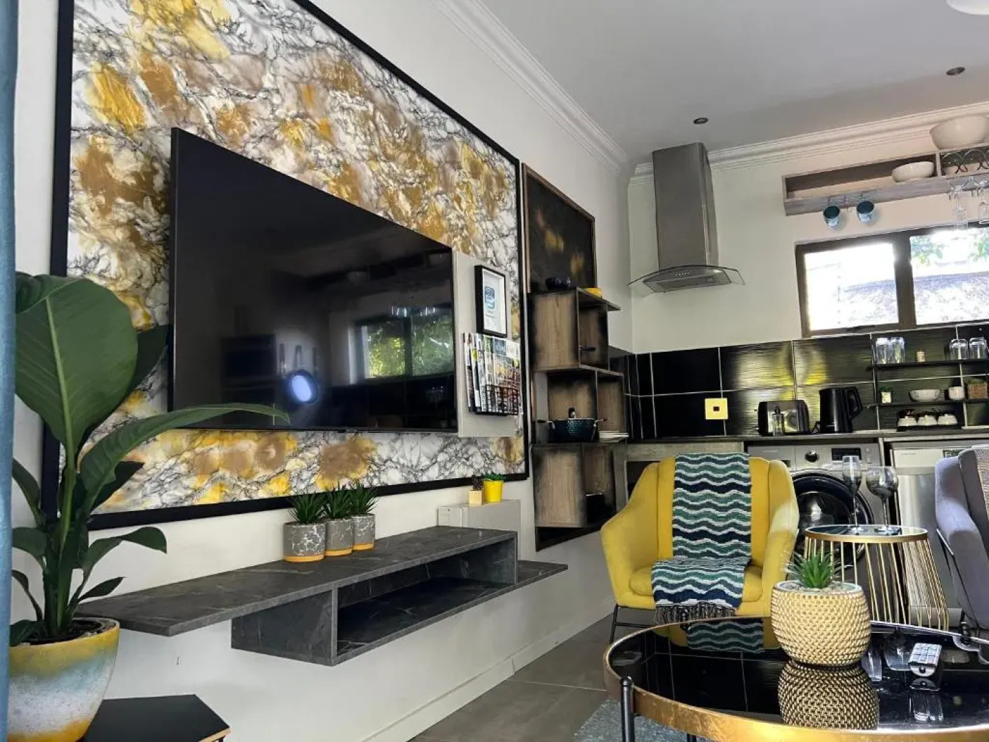 24 On Basil Boutique Aparthotel