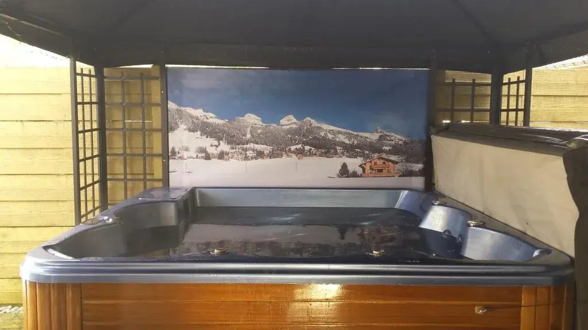 The Queensbed by The Wellness Cottage