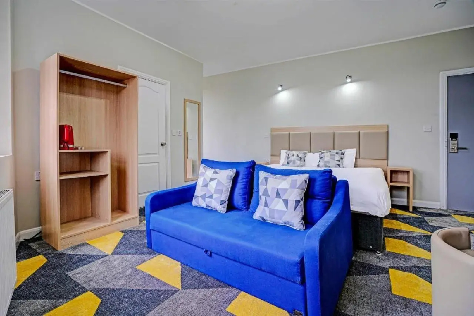 OYO Weaste Hotel