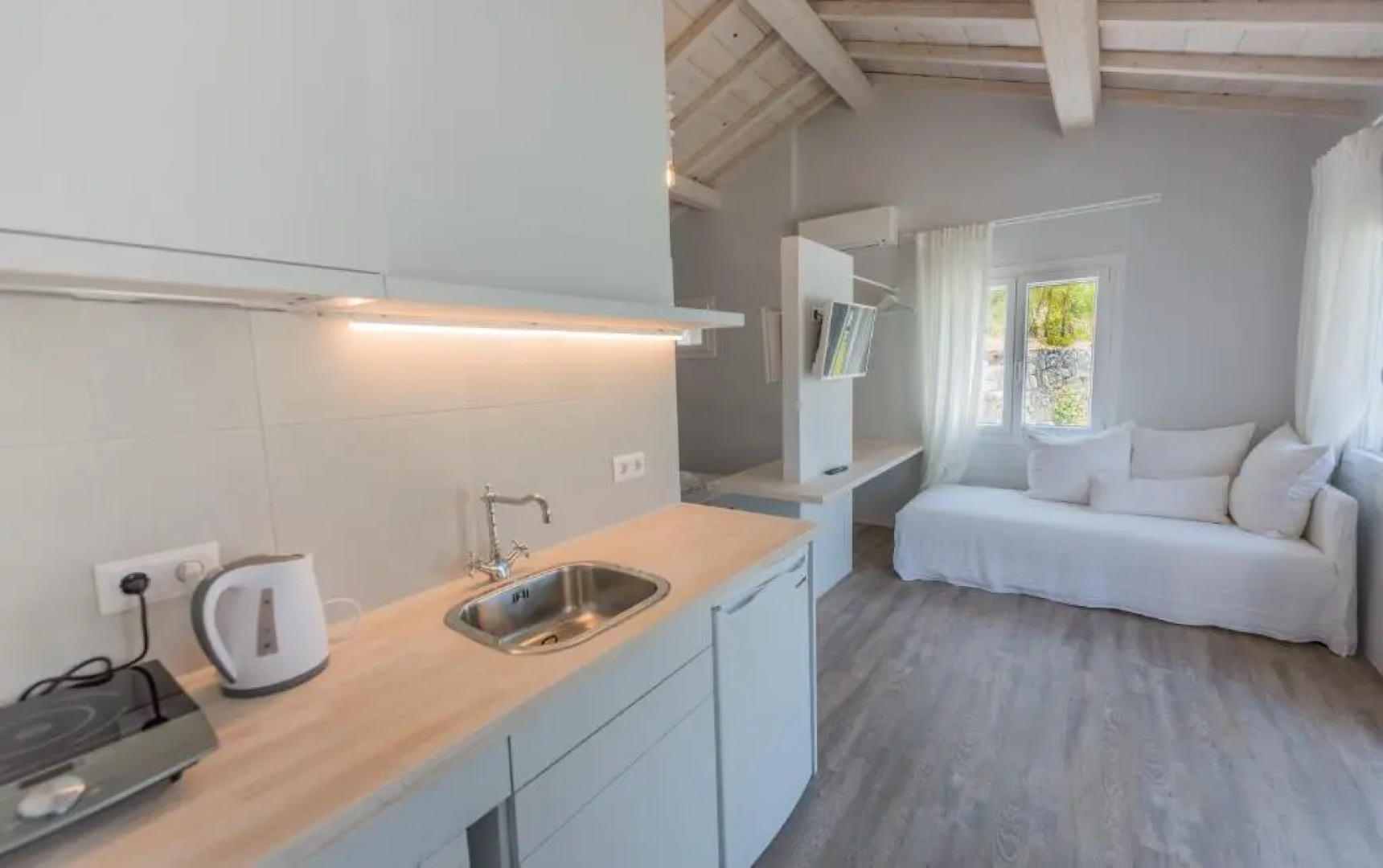 The ELECTRA Premium Boutique Apartments