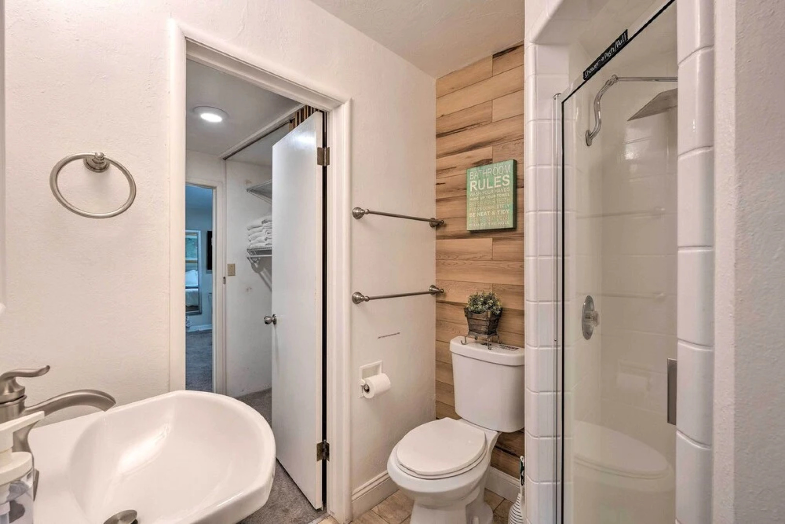 Spacious Wine Country Home: 1 Mi to Downtown Lodi!