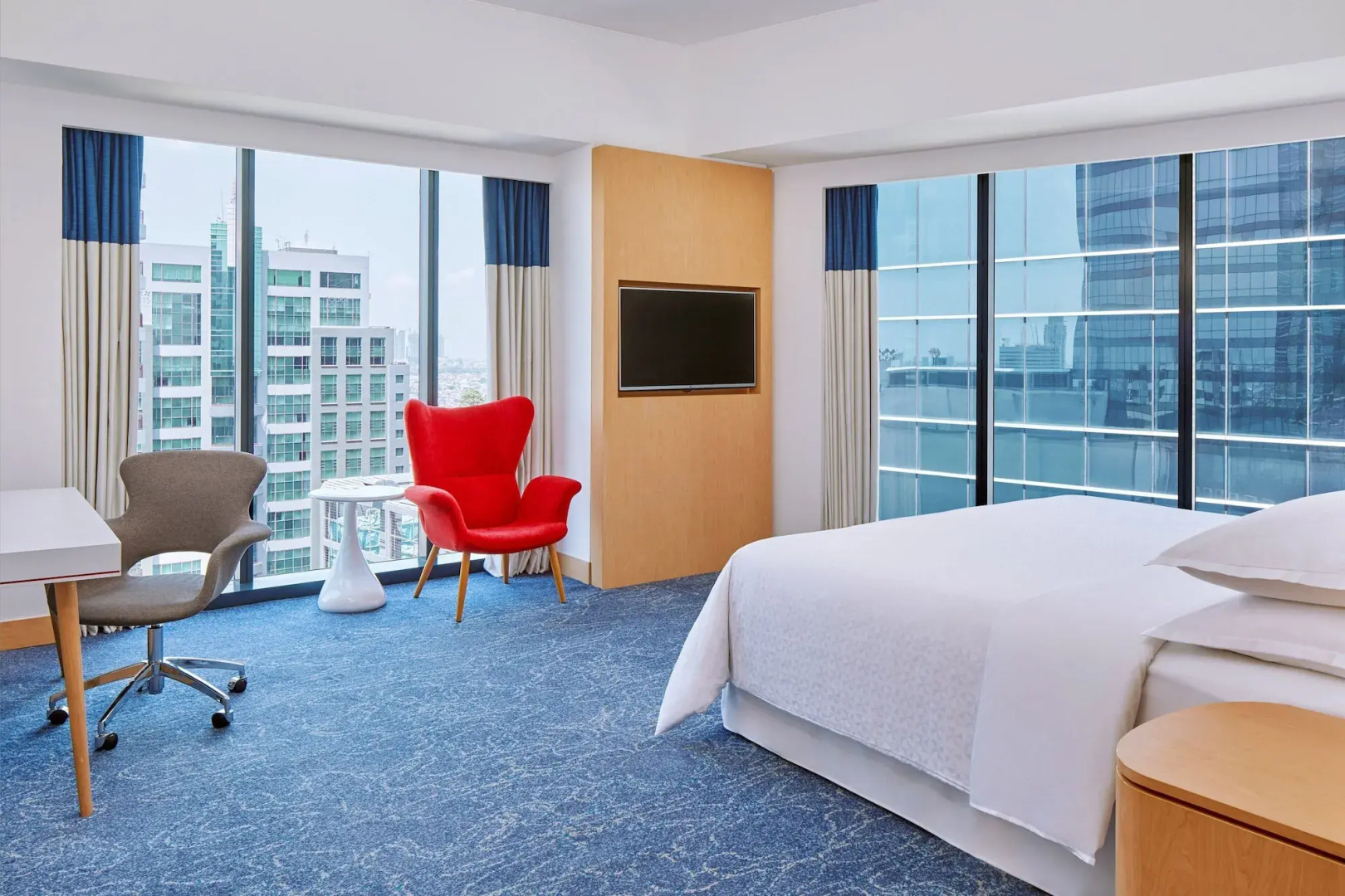 Four Points by Sheraton Surabaya, Tunjungan Plaza