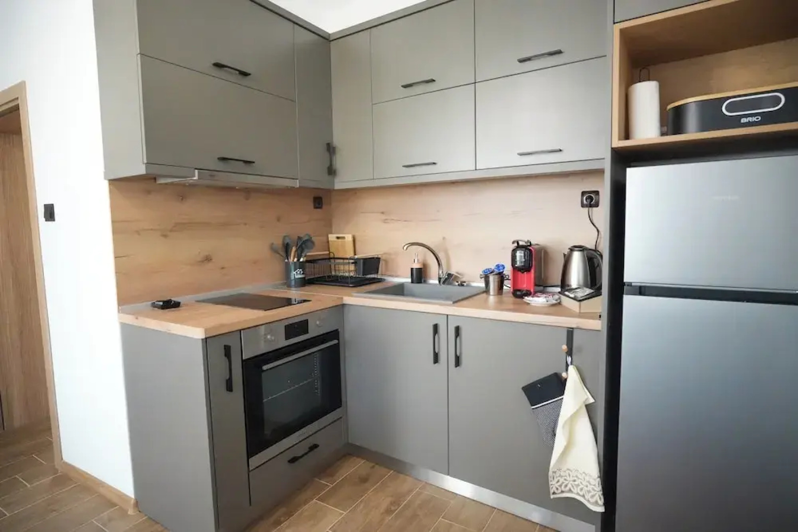 2 Bed Apt - Sleeps 4, Terrace & Pet Friendly