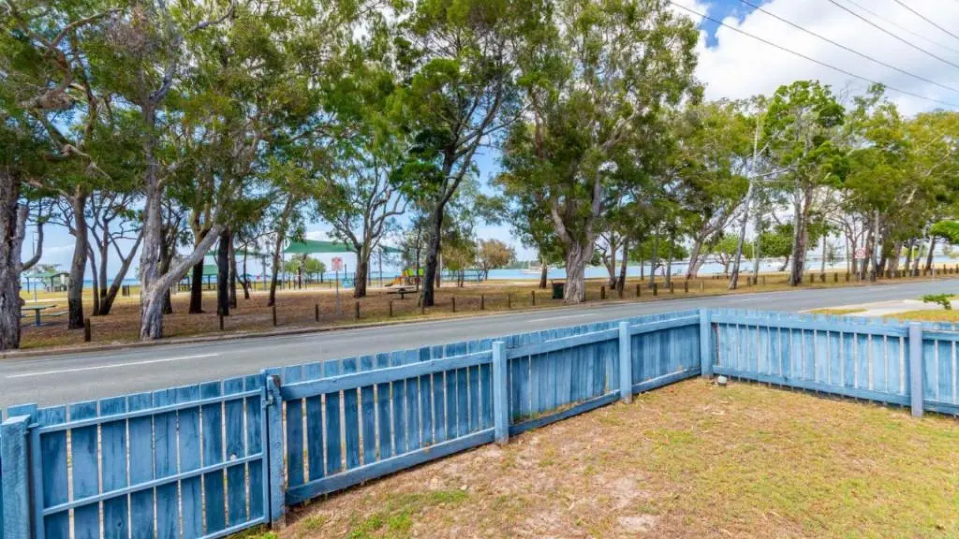 Charm and Comfort in this Ground floor unit with water views! Welsby Pde, Bongaree