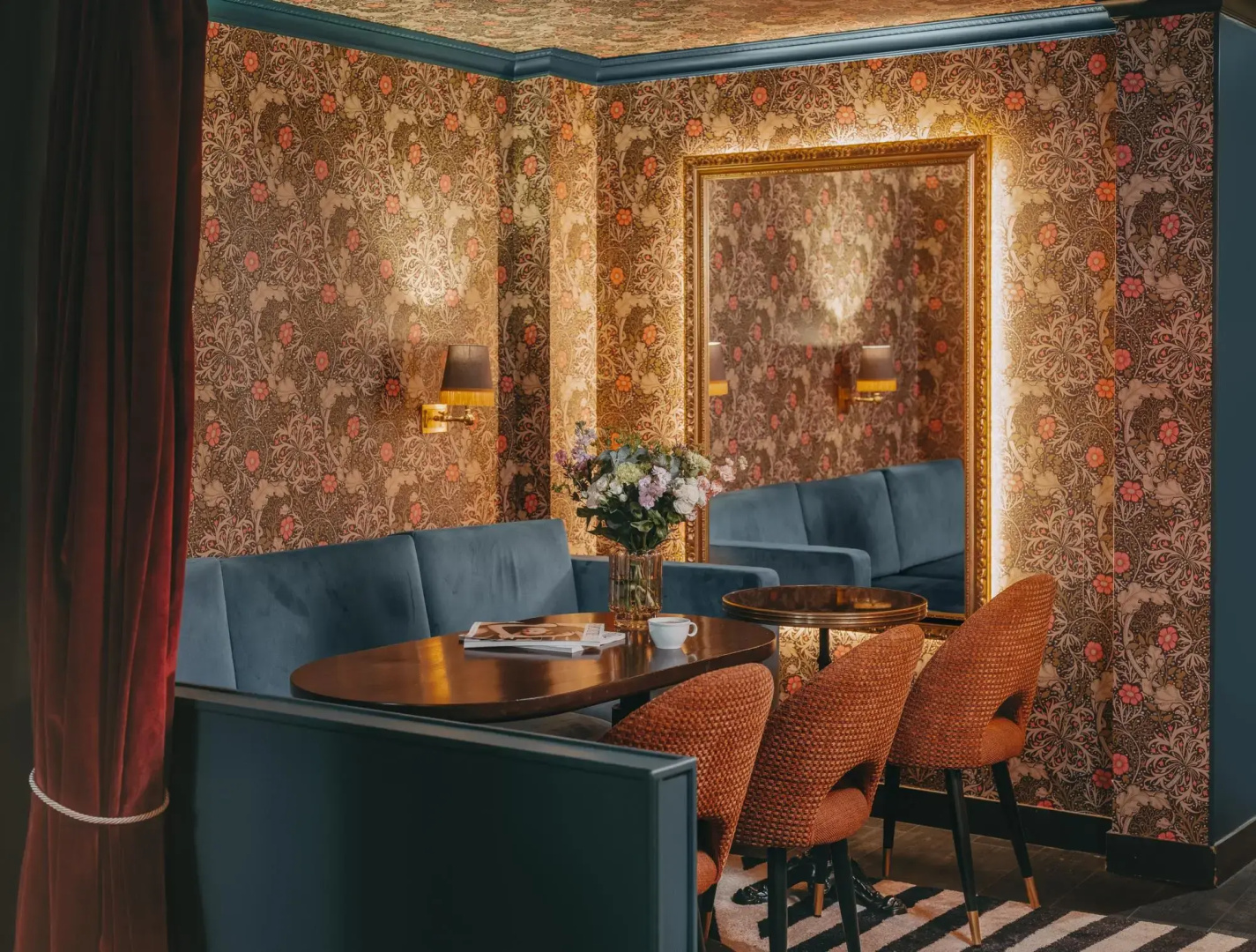 Snob Hotel