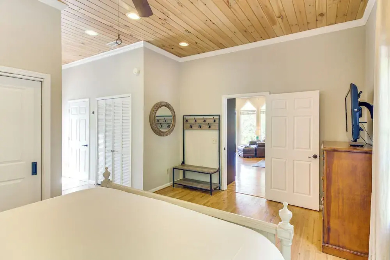 Walk to Marina: Center Hill Lake Family Home