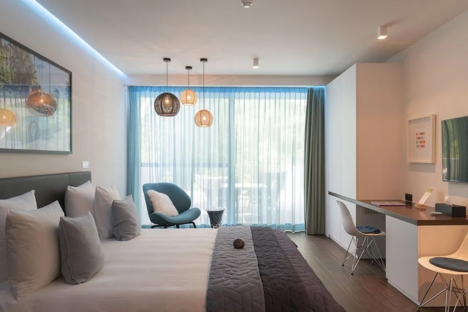 Lithium Bed Zen & Breakfast