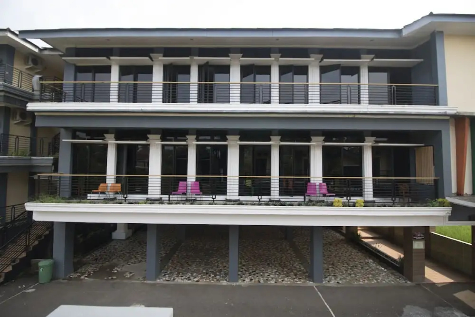 RedDoorz @ Megamendung