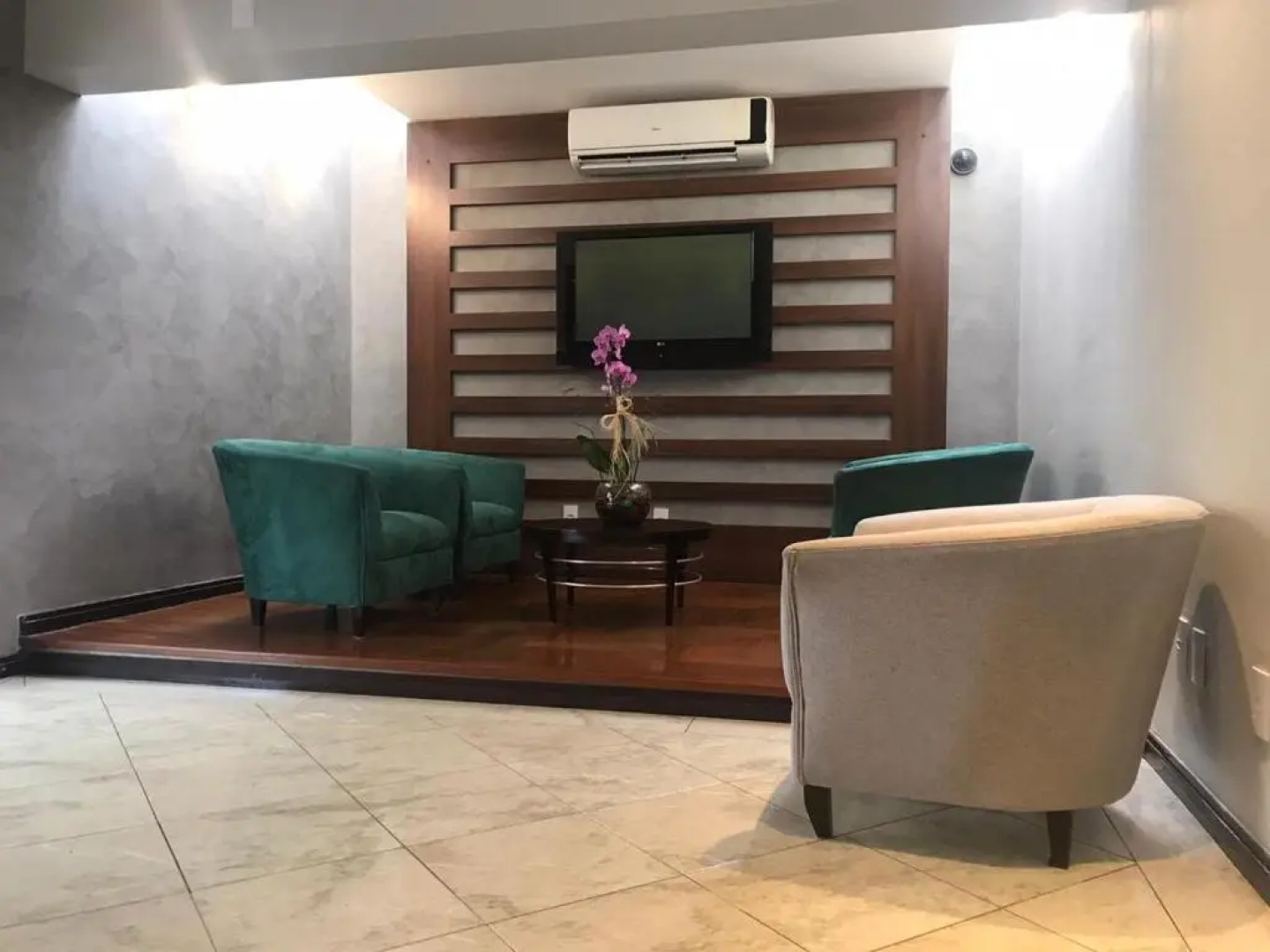 Nena Suite