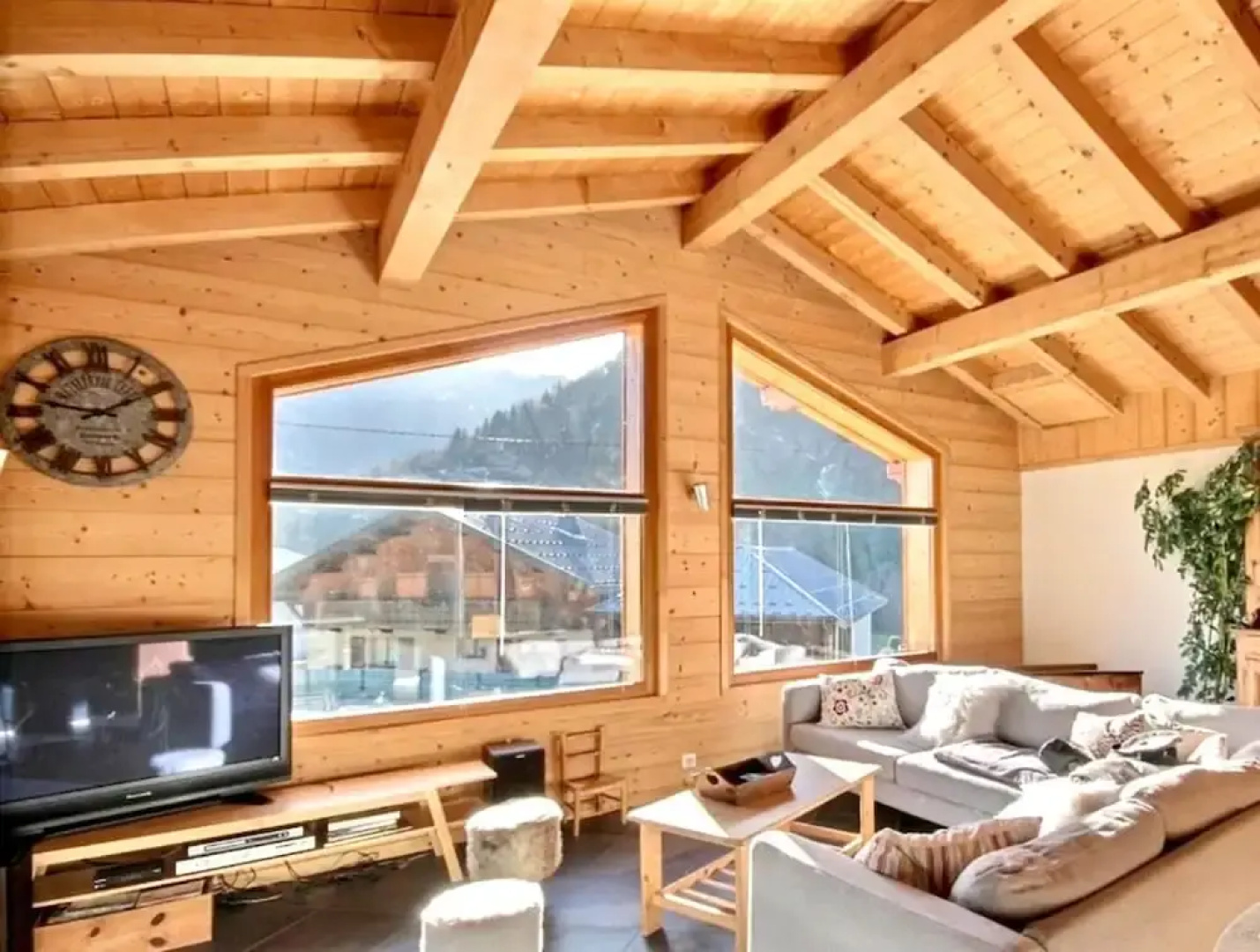 Chalet With 6 Bedrooms in Saint-jean-d'aulps, With Wonderful Mountain View, Enclosed Garden and Wifi - 3 km From the Slopes