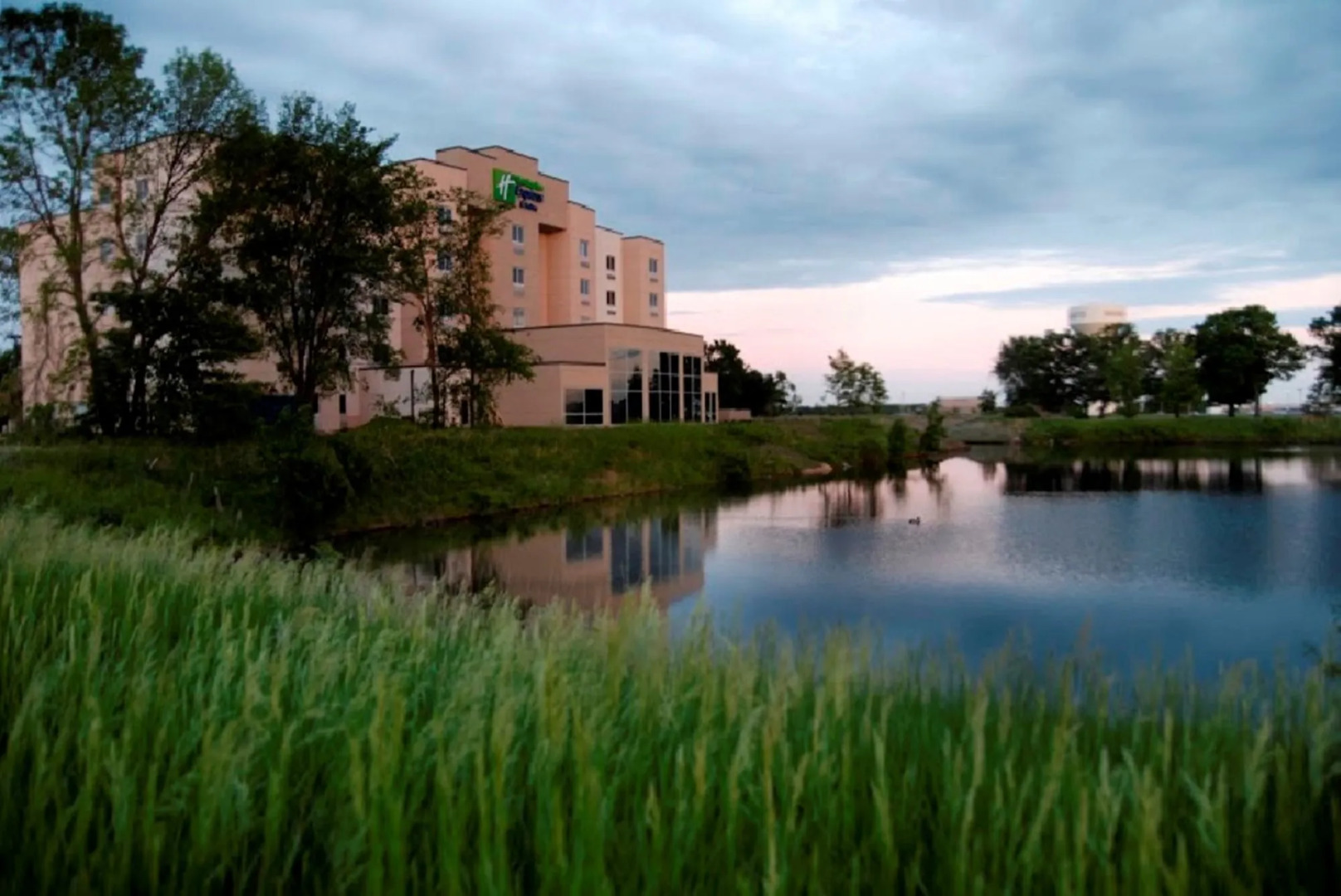 Holiday Inn Express Hotel and Suites Mankato East by IHG