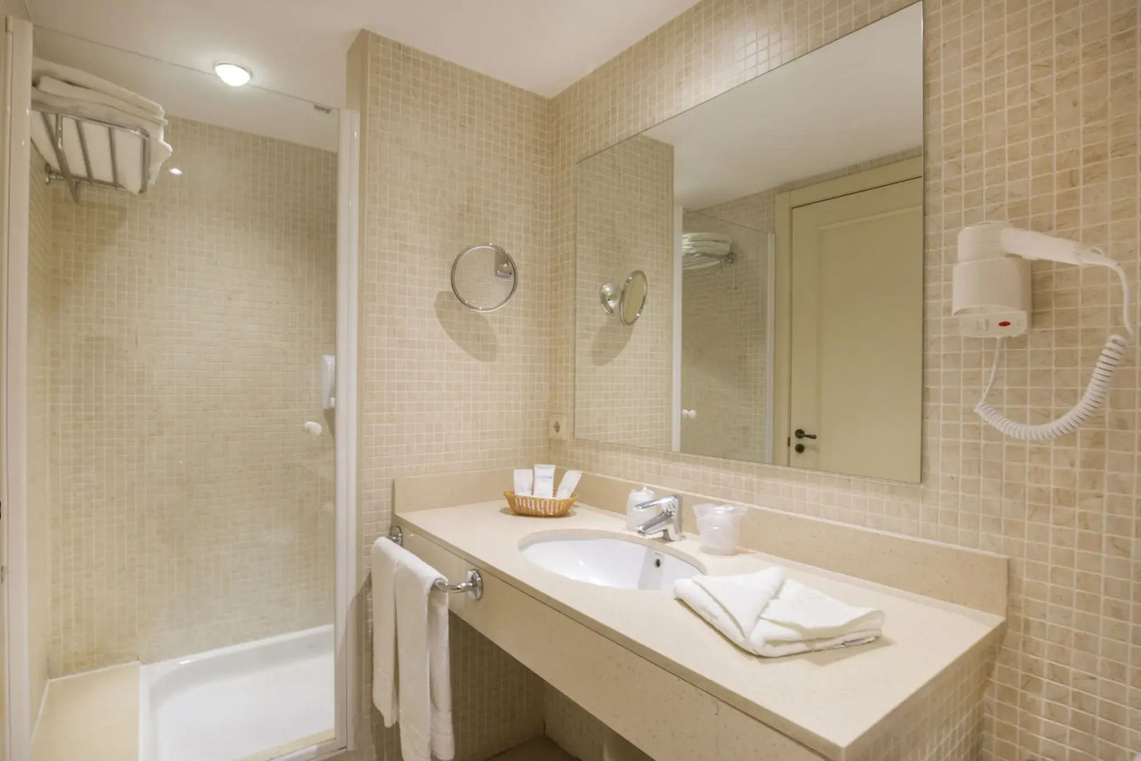 Apartaments Shusski by Nexta.