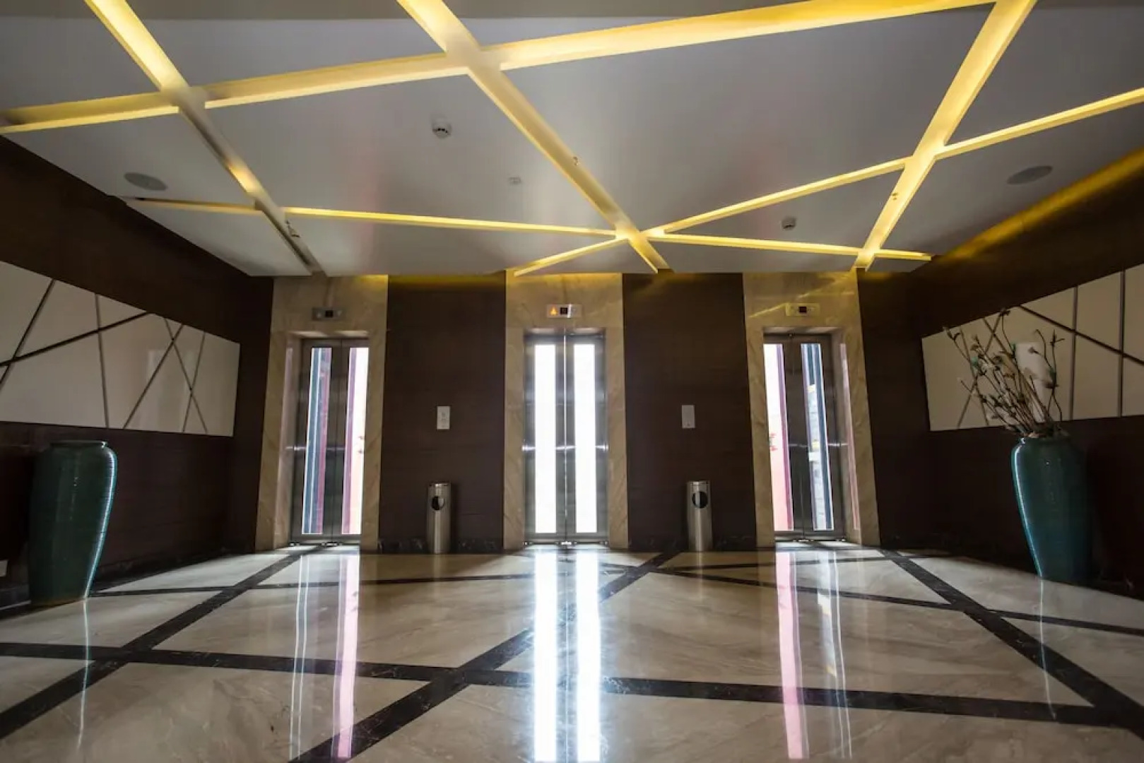 OYO 10881 Hotel Club 29