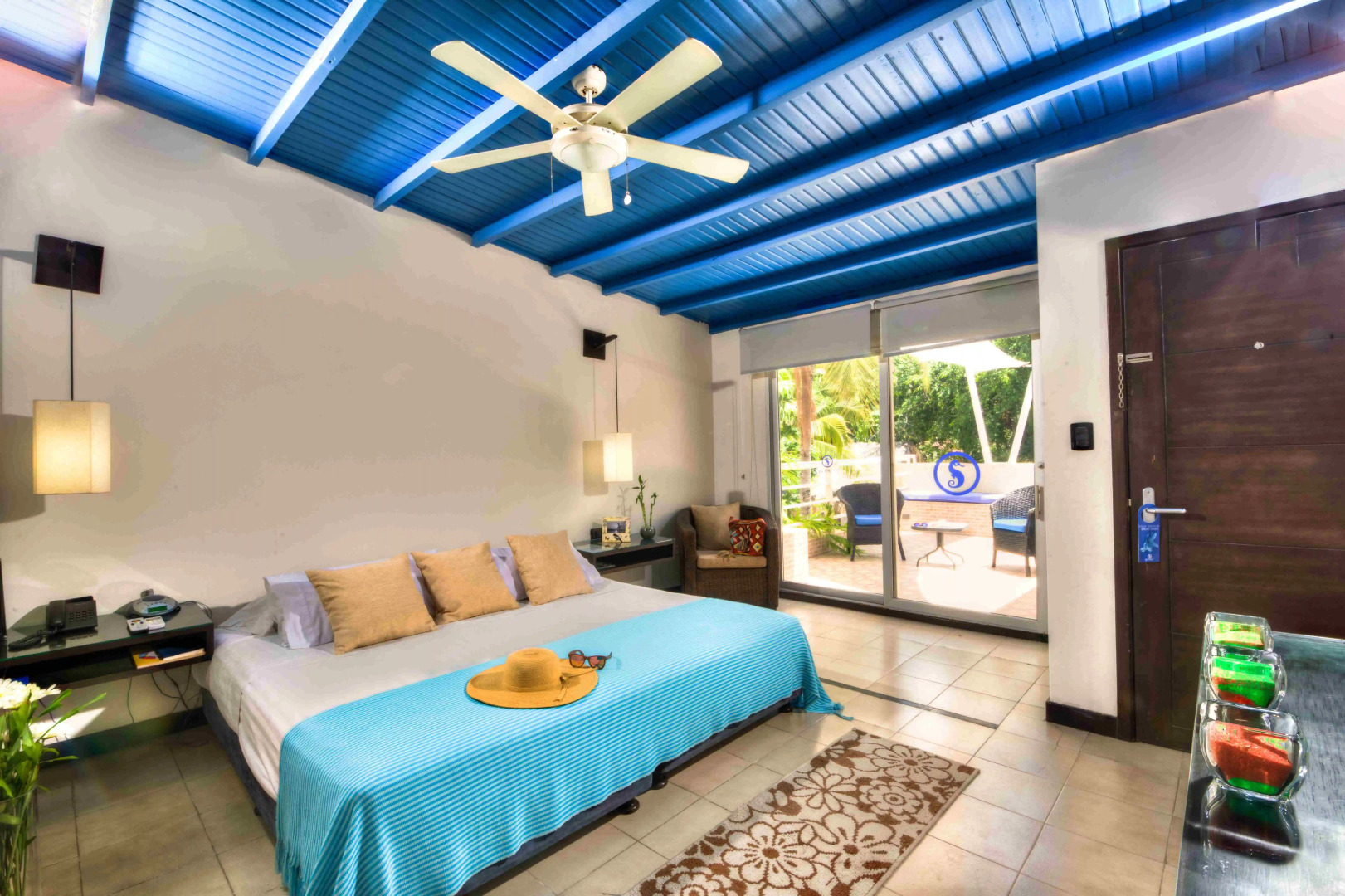 Hotel Santorini Express y Cabañas