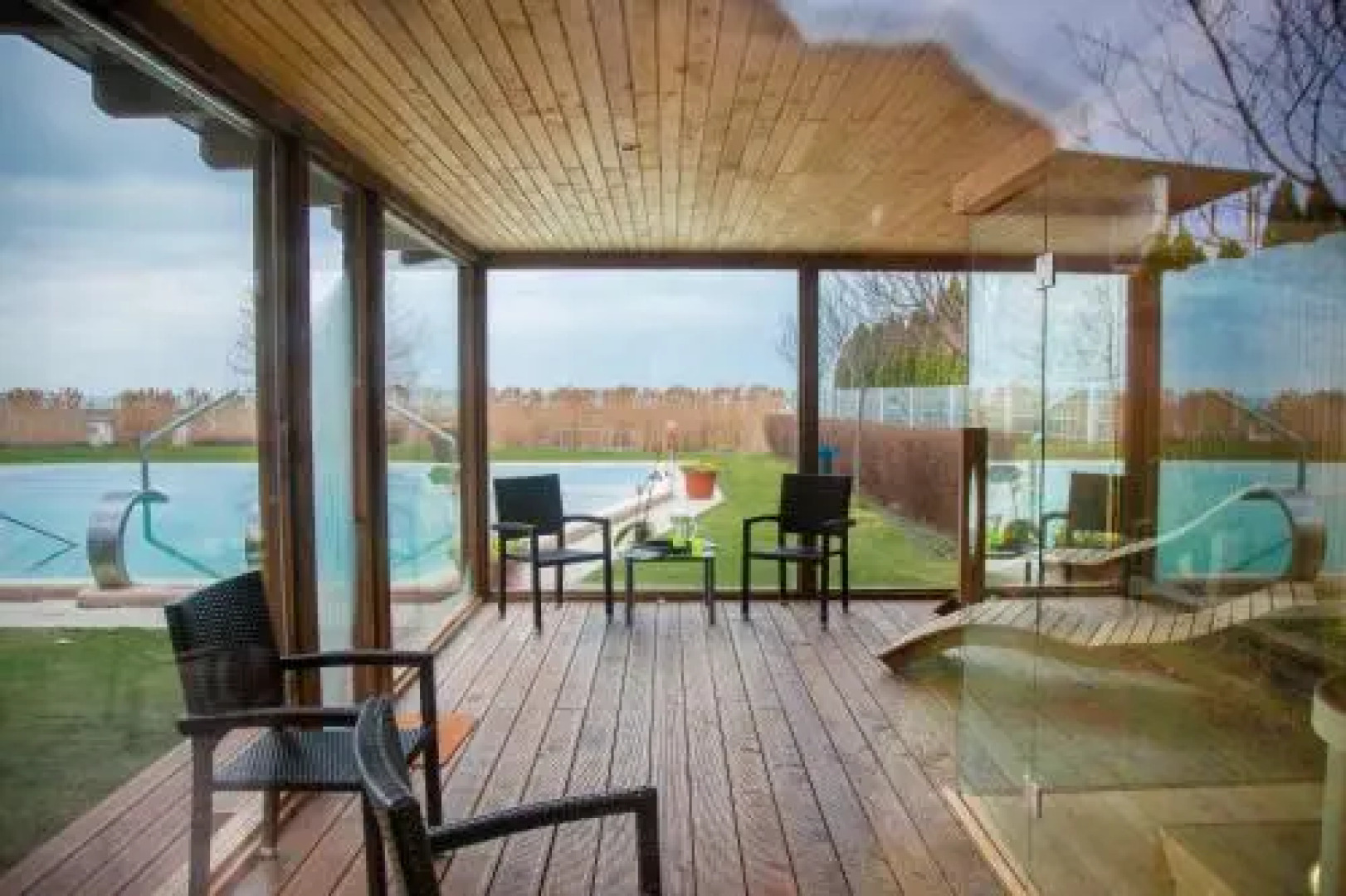 Silver Studio Apartment