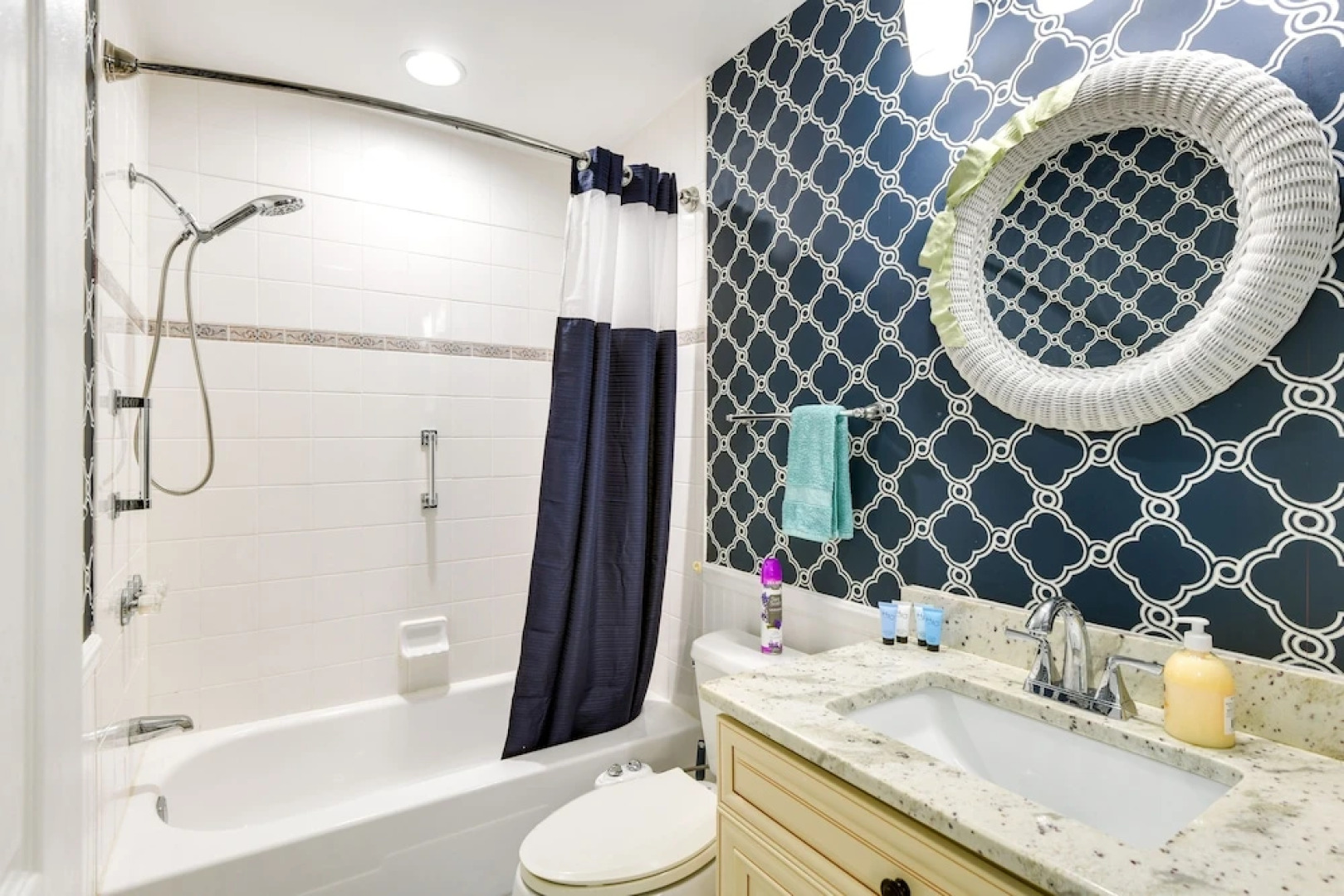 13 Mi to Annapolis: Dog-friendly Home w/ Fire Pit!