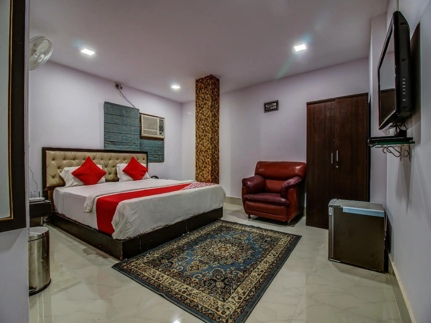 OYO 19518 Spc & Span