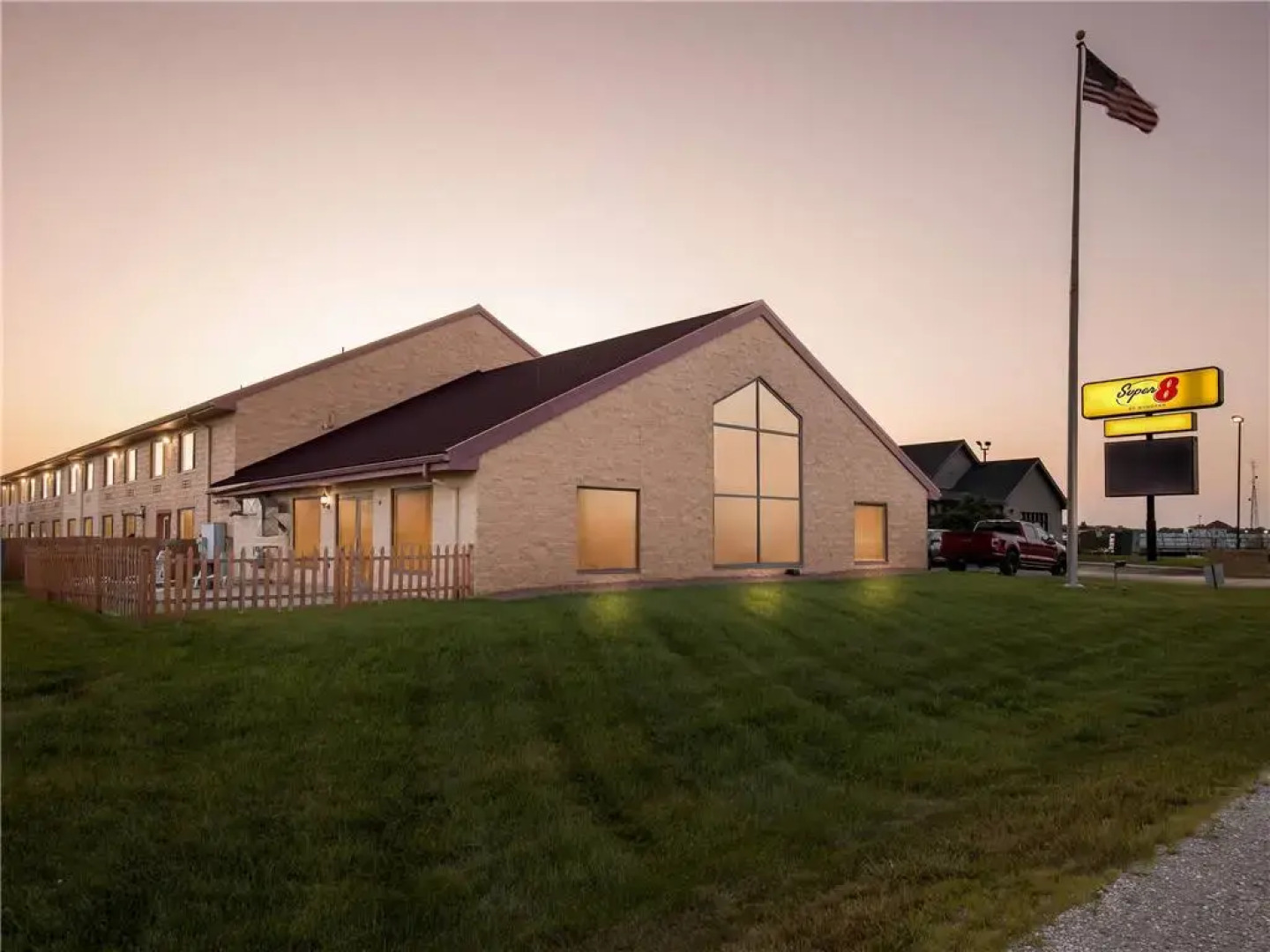 Super 8 by Wyndham Sturtevant/Racine