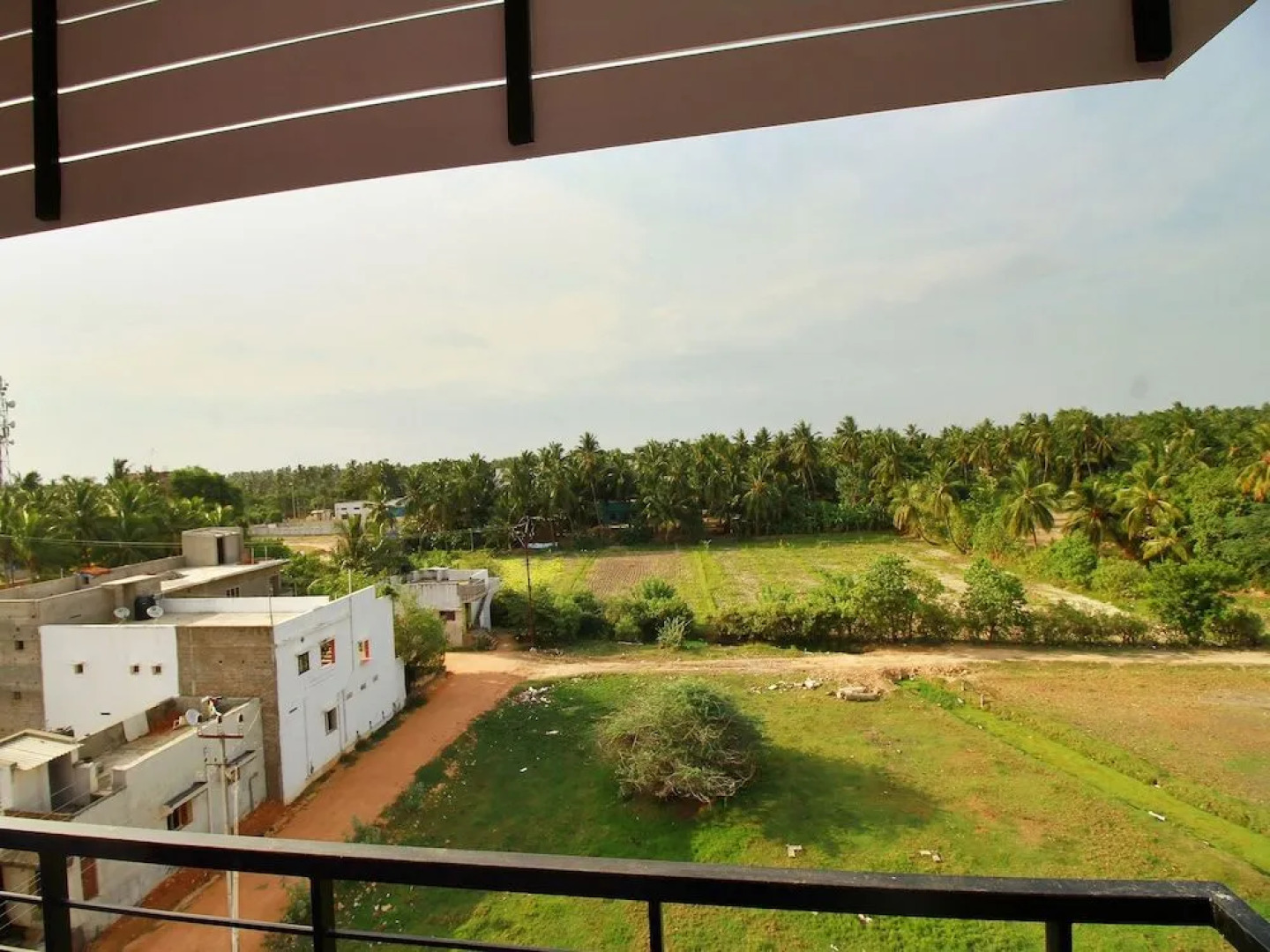 OYO 13943 Home Modern 2BHK Boat House