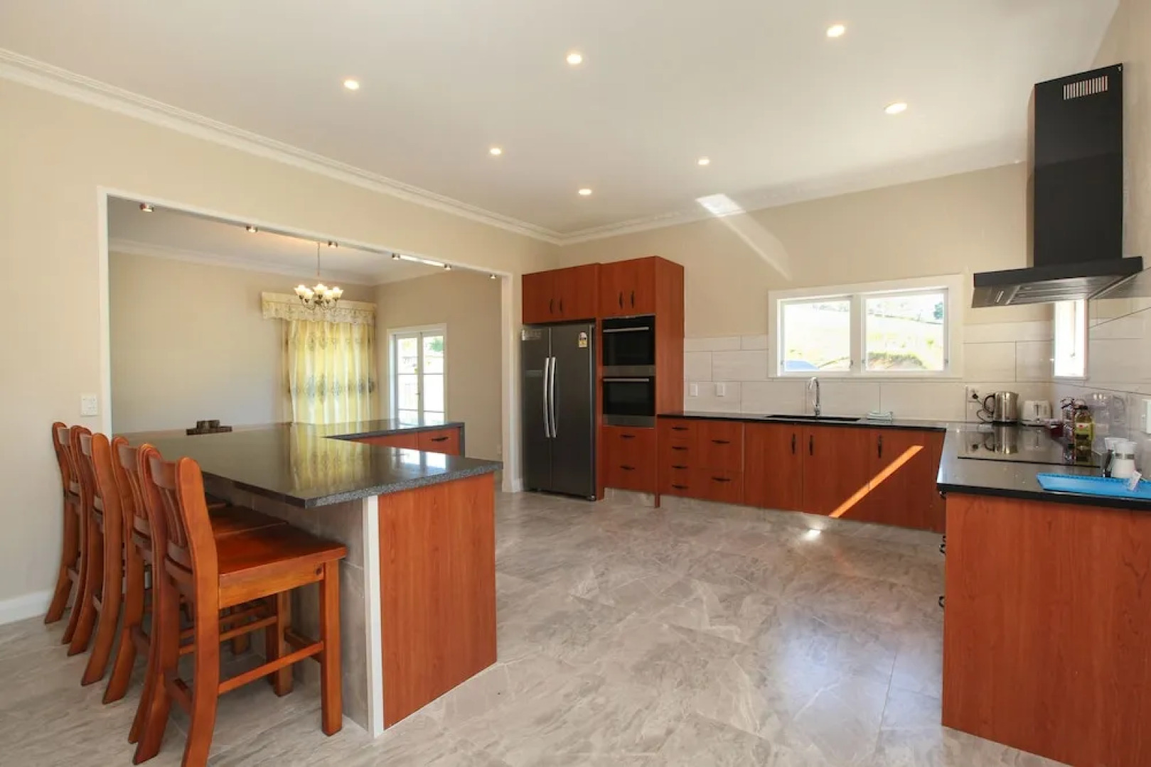 Luxury 5 Brm Oasis in Temple View