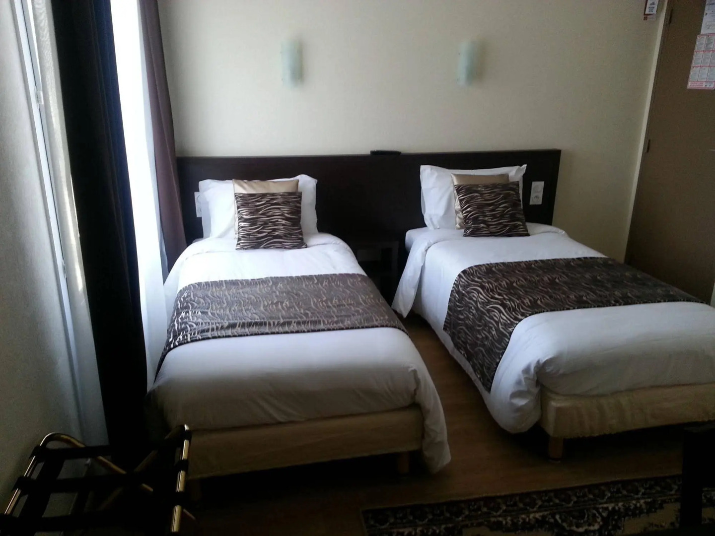 Hôtel Le Chapeau Rouge