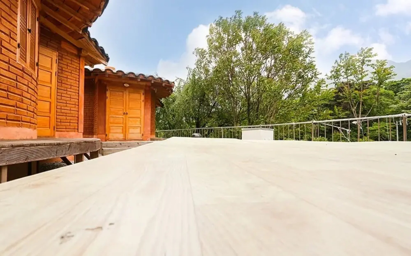 Hamyang Saedeulbaramhwangto Pension