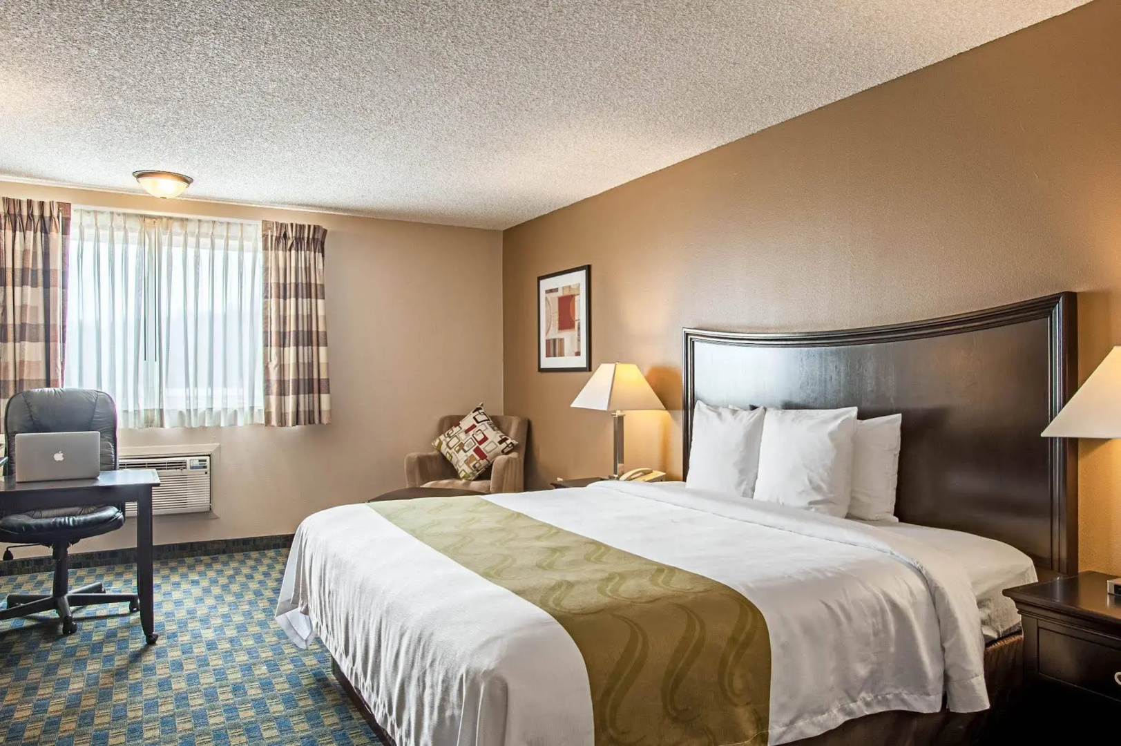 Quality Inn & Suites Kenedy - Karnes City