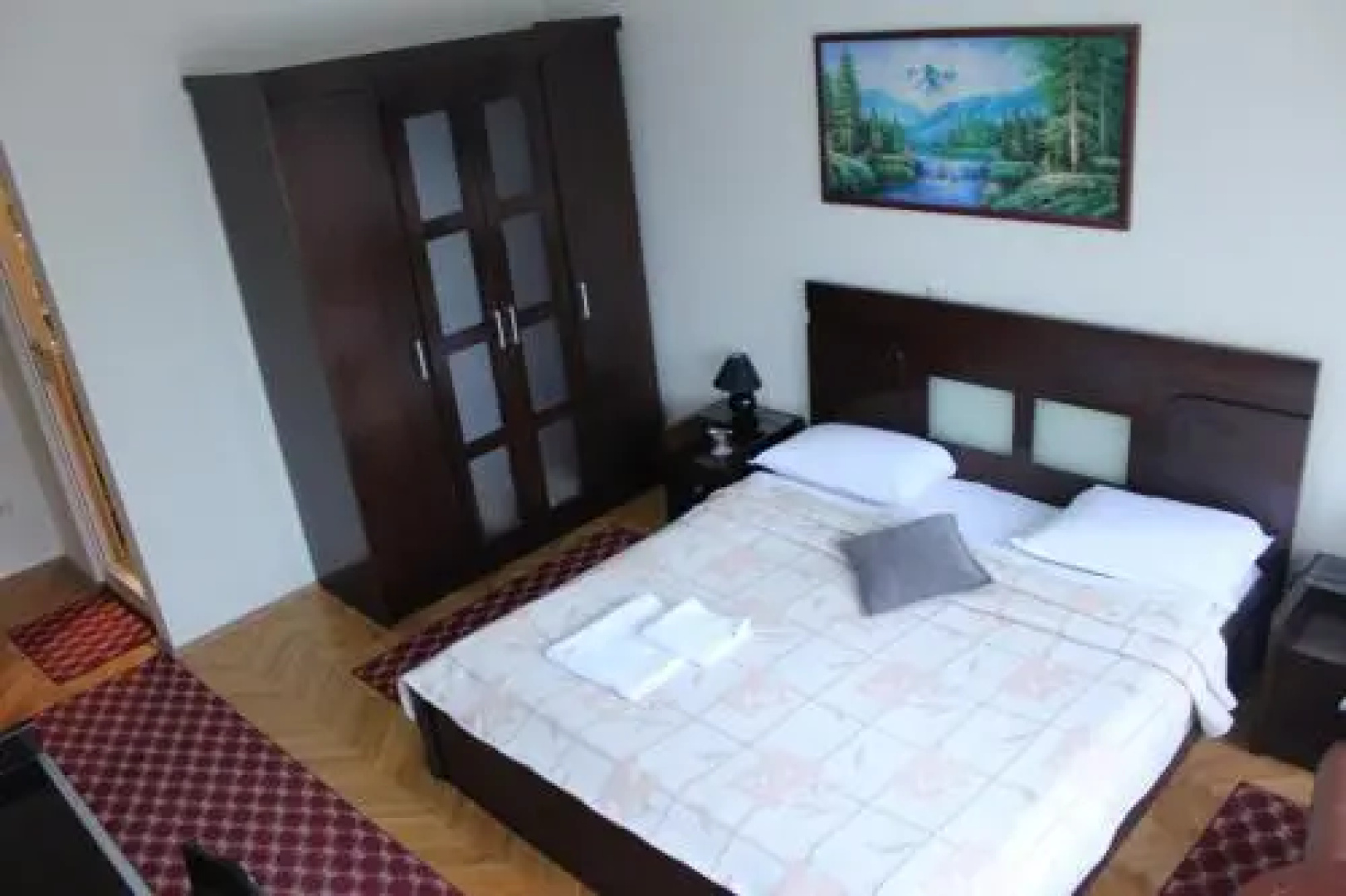 Hotel Pllaza