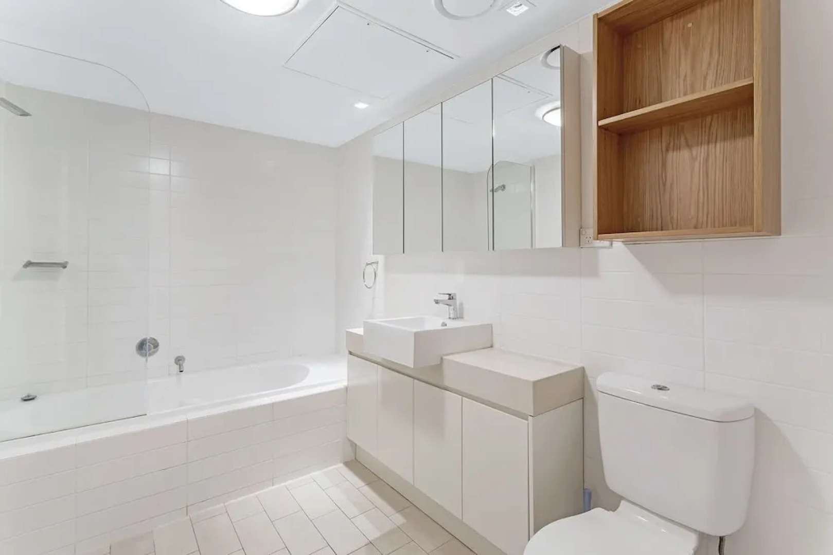 Cote D'Azur, Unit 40/61 Donald Street