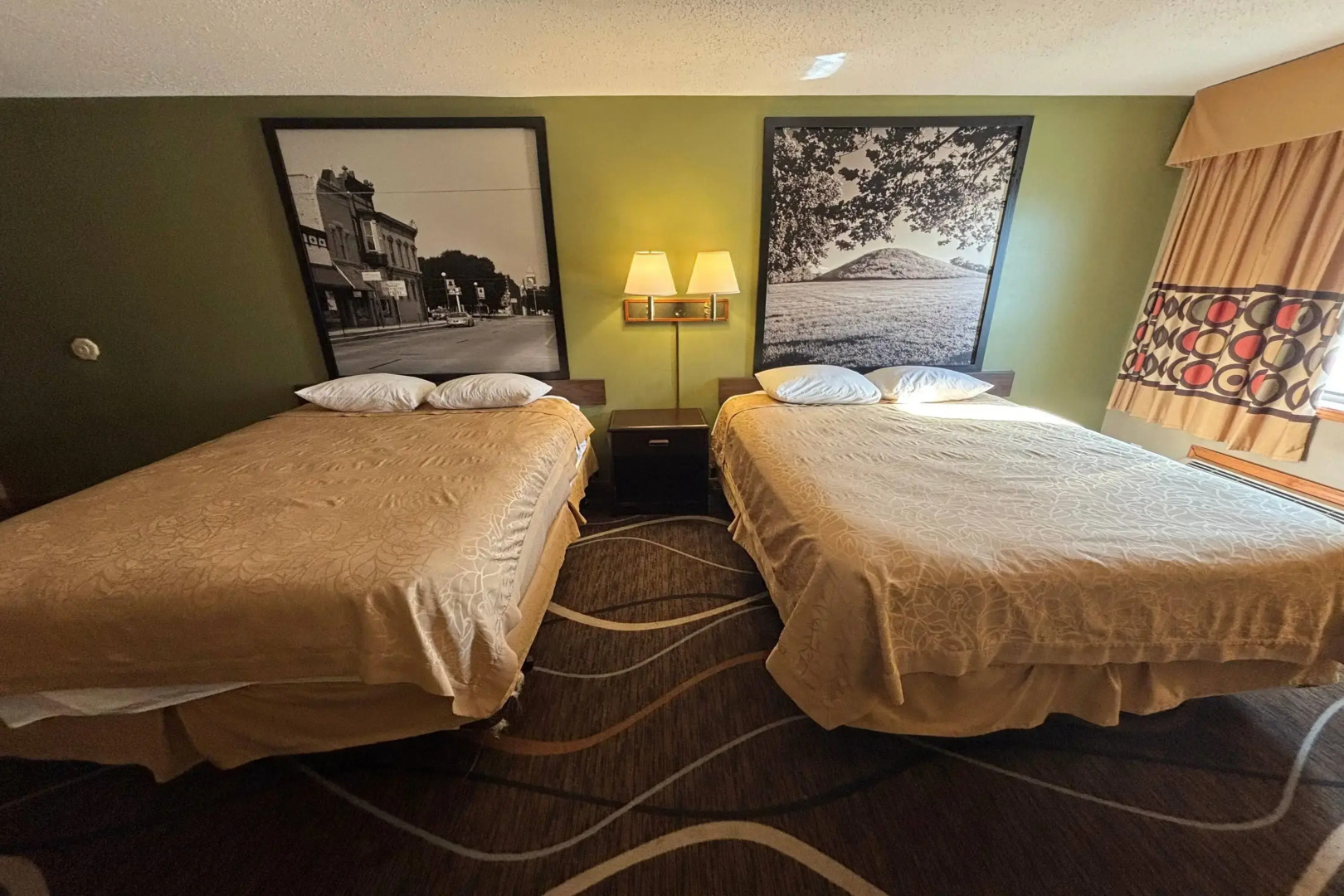 Super 8 by Wyndham Normal Bloomington