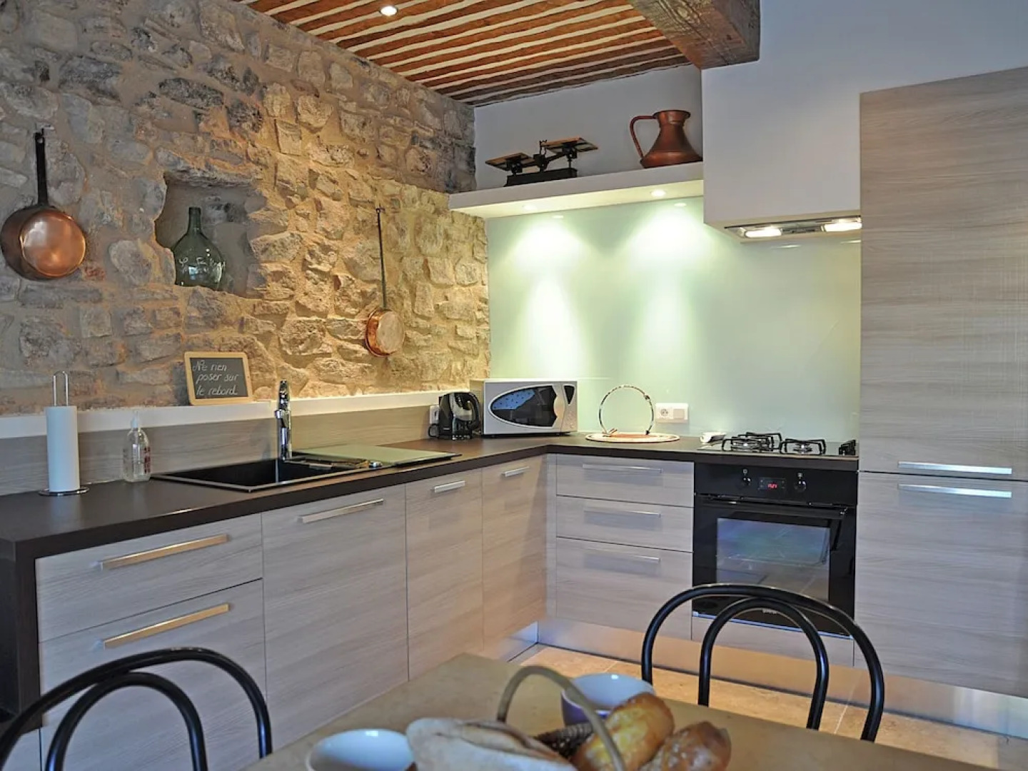 Luxurious Villa in Aix-en-Provence with Jacuzzi