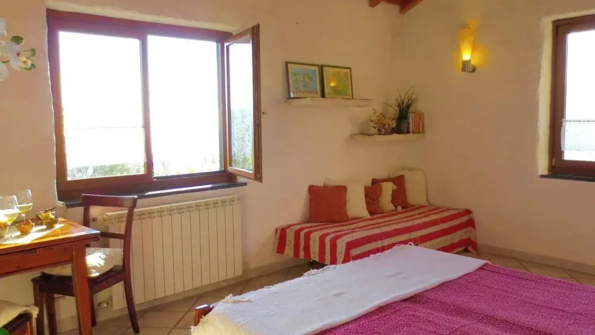 Panoramic Rural House With Garden