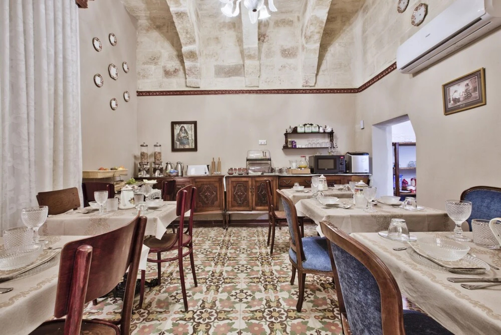 Julina Boutique Living