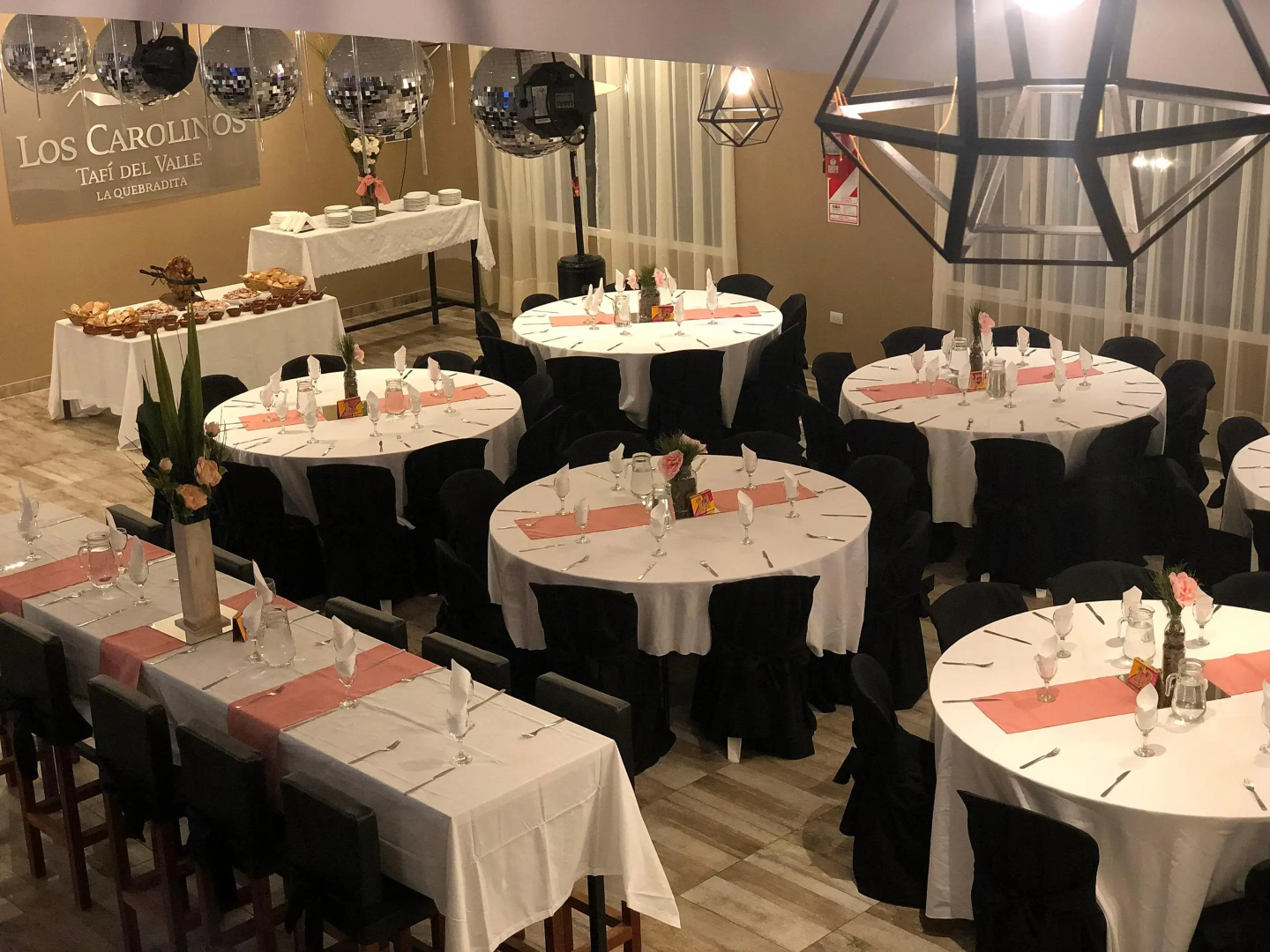 Los Carolinos