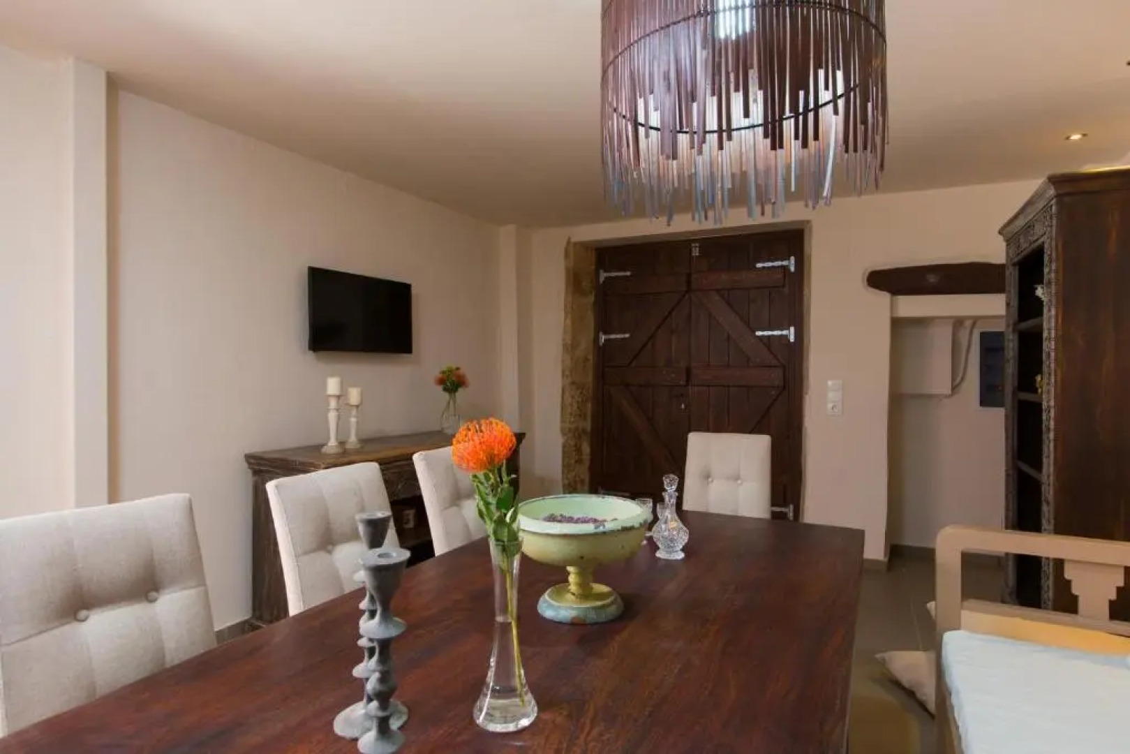 Beautiful & spacious villa with 38sqm pool & BBQ!