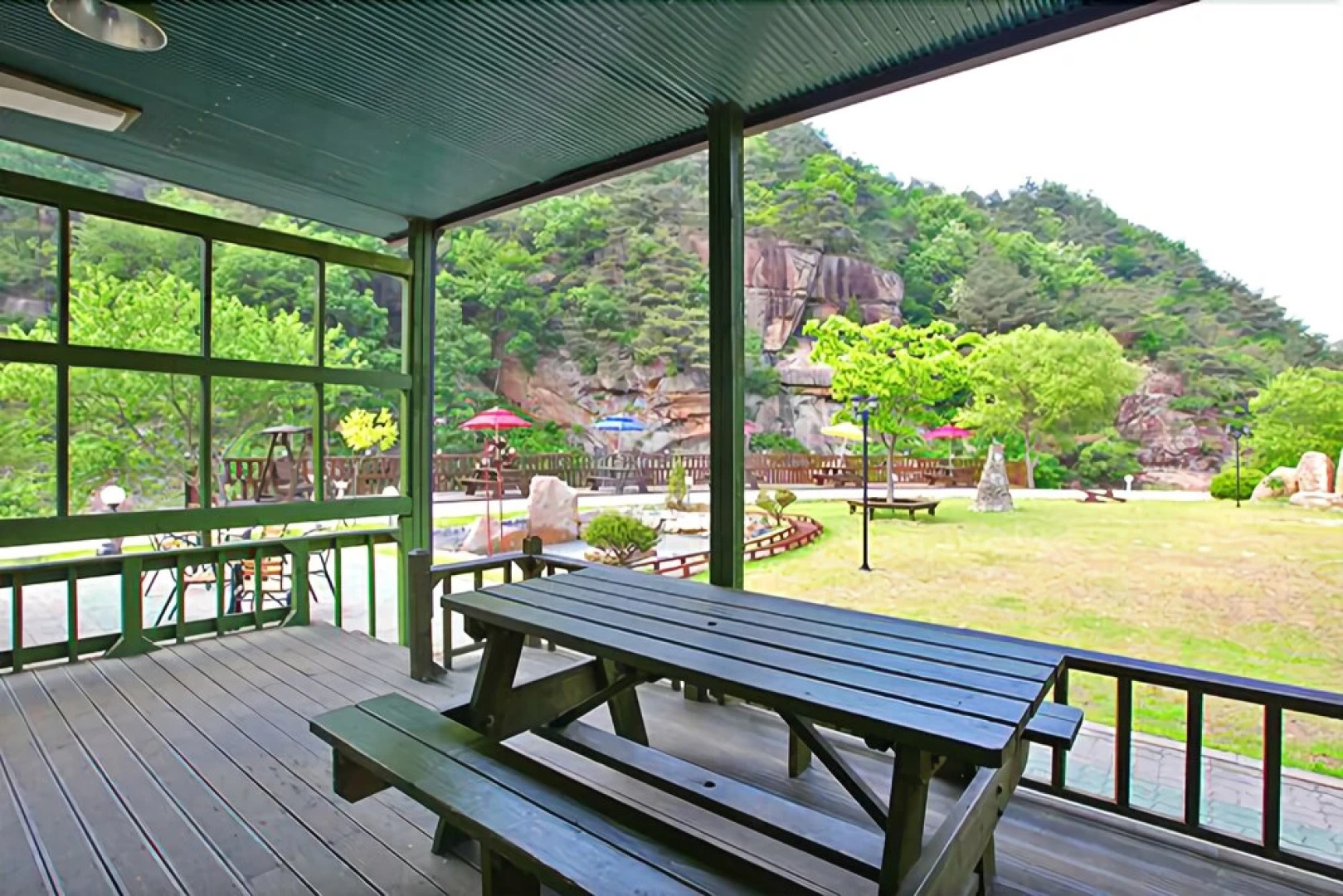 Tongyeong Songni Mt. Nature Pension