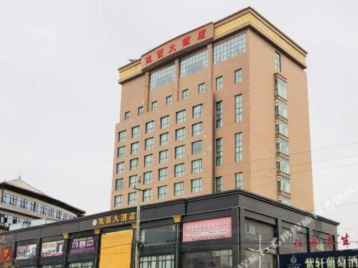 Longxi jinrui star hotel