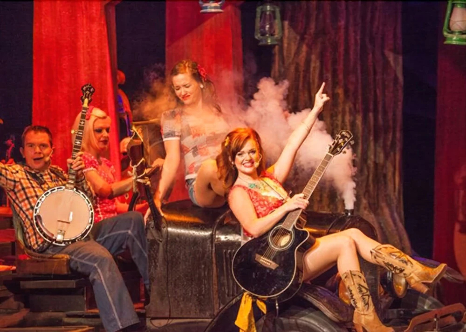 Fireside Memories 2 Br cabin by RedAwning