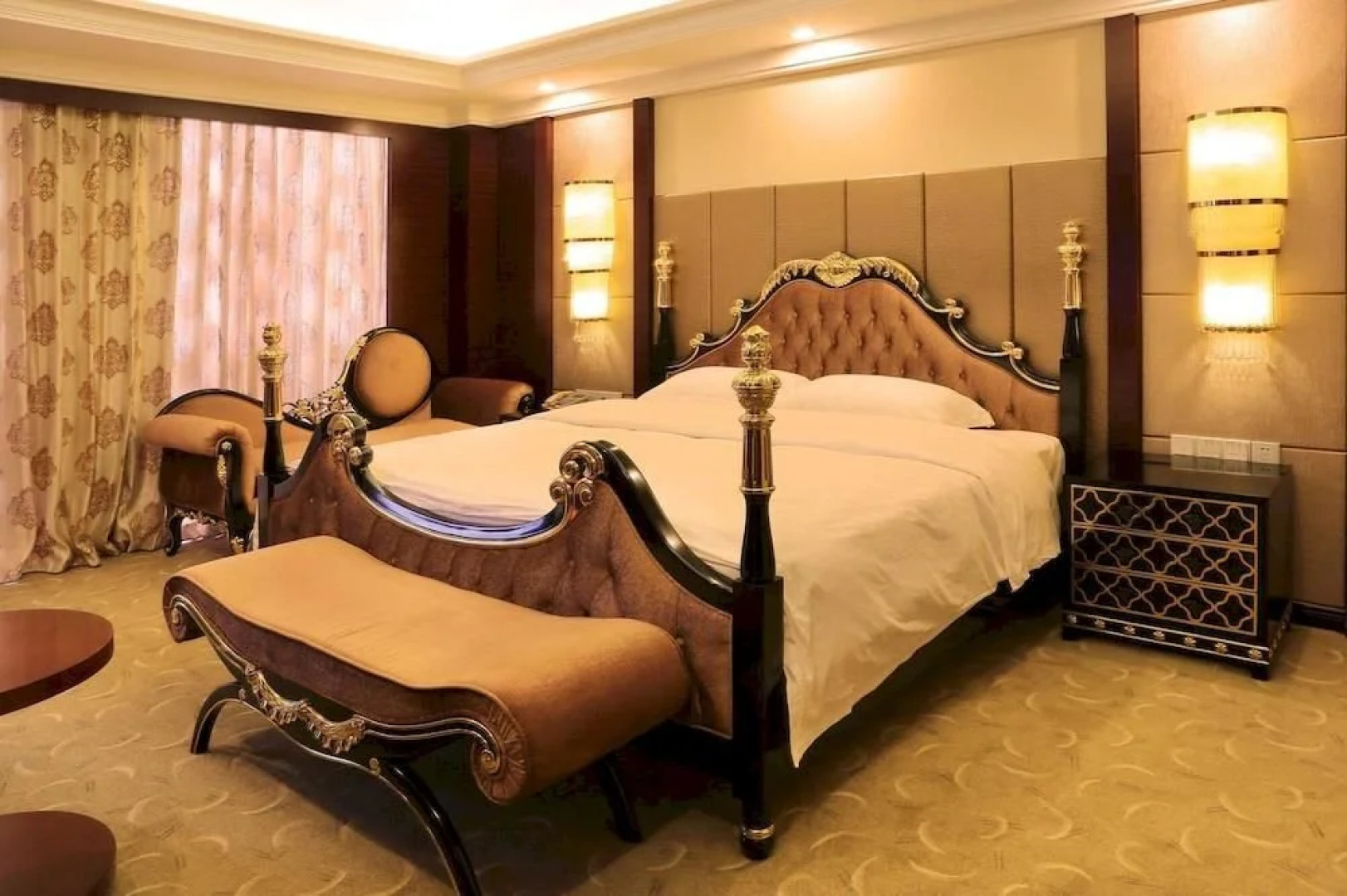 Chongzuo Tianhu Hotel